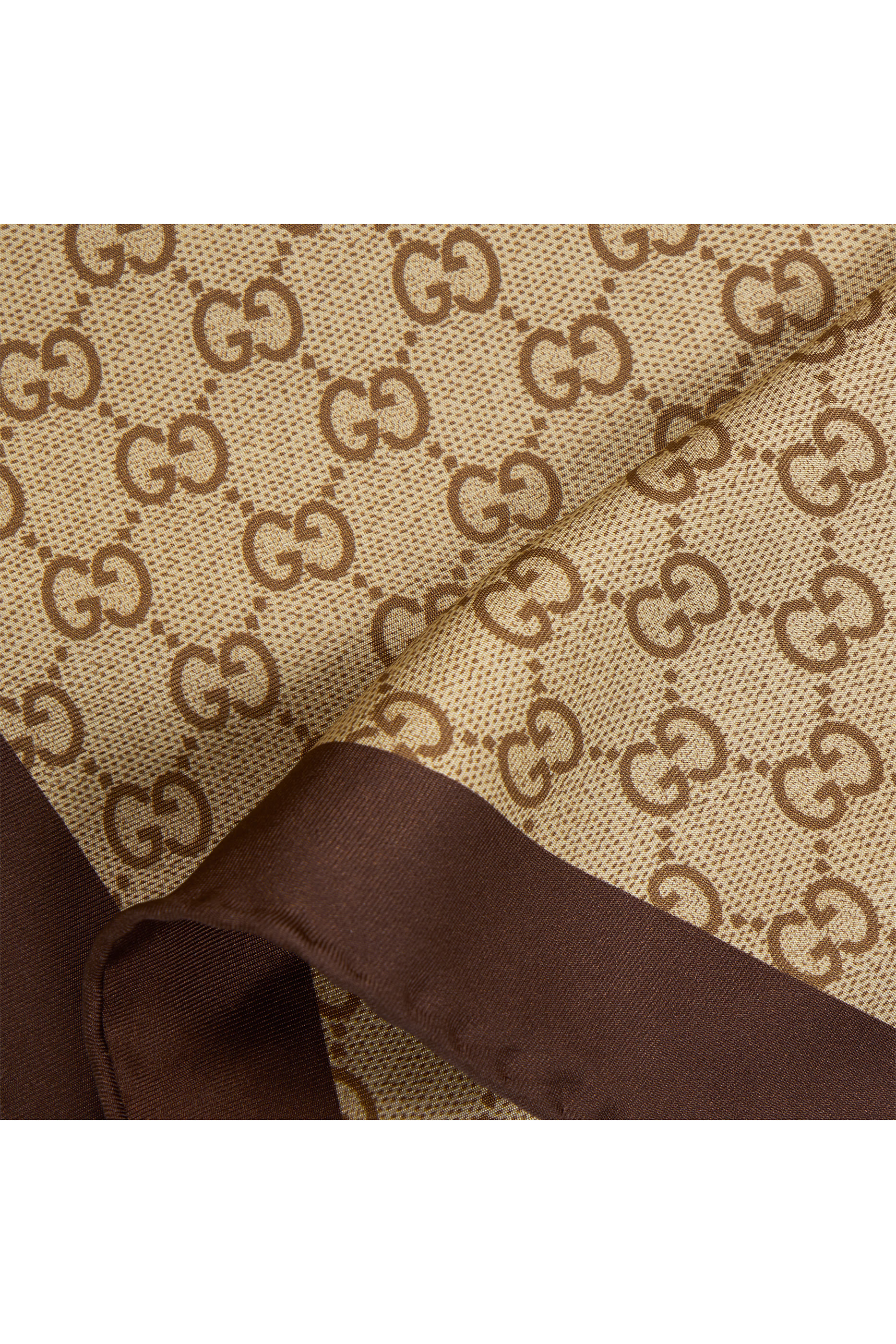 وشاح بتصميم مربع مزين بطبعات حرير تويل