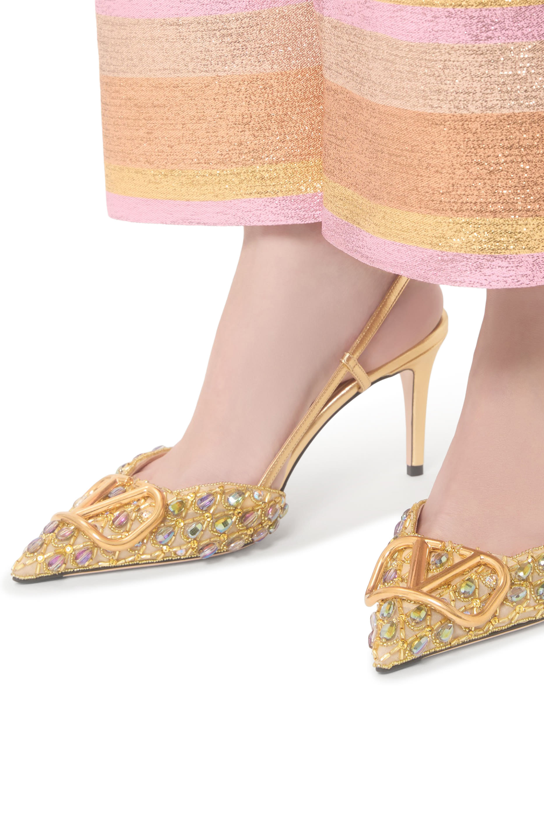 حذاء بسير خلفي 80 مزين بشعار الماركة