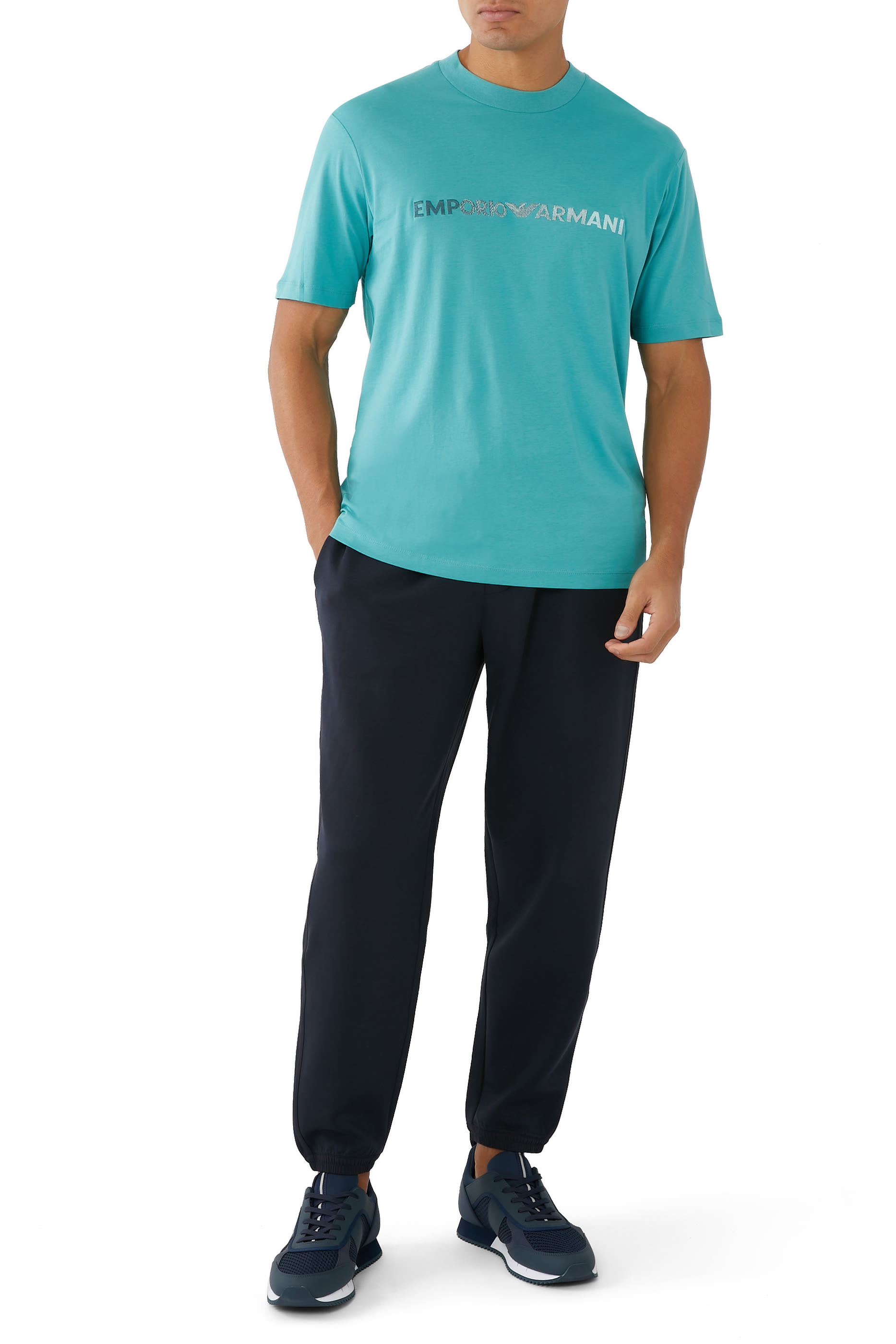 تيشيرت بياقة مستديرة وأكمام قصيرة