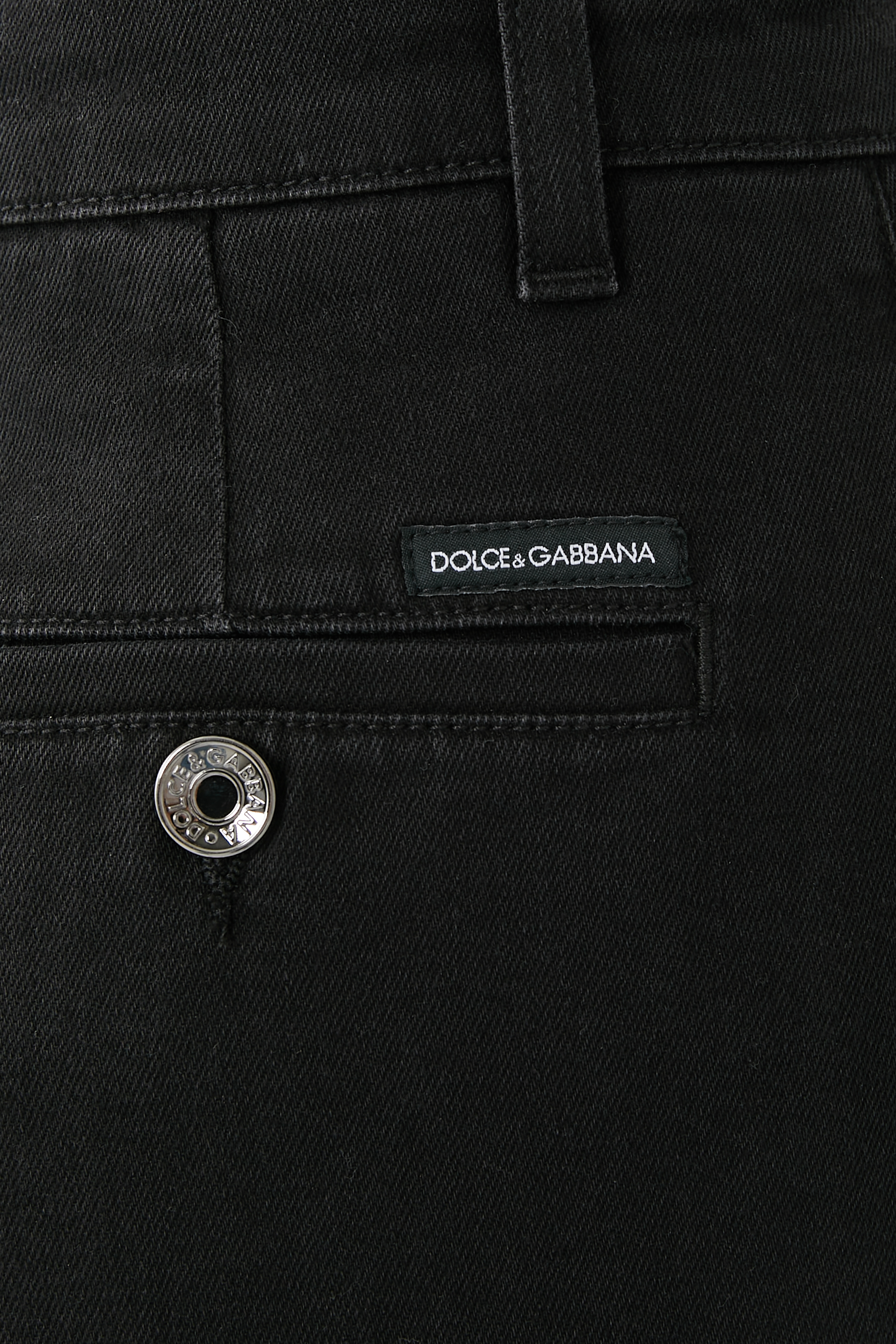 بنطال دنيم بقصة ساق مدببة