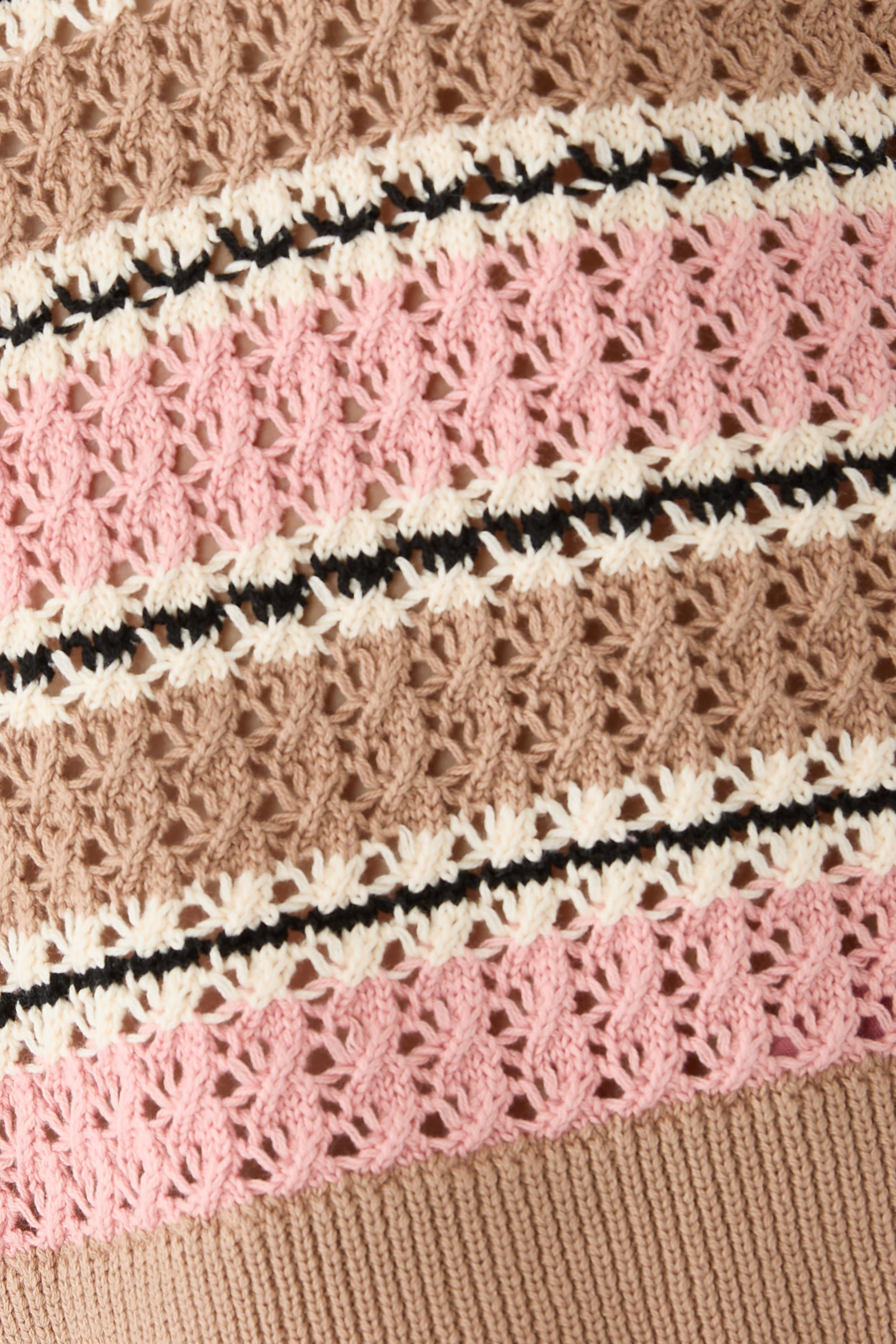 بلوزة ديلي مخططة بلا أكمام بتفاصيل خياطة