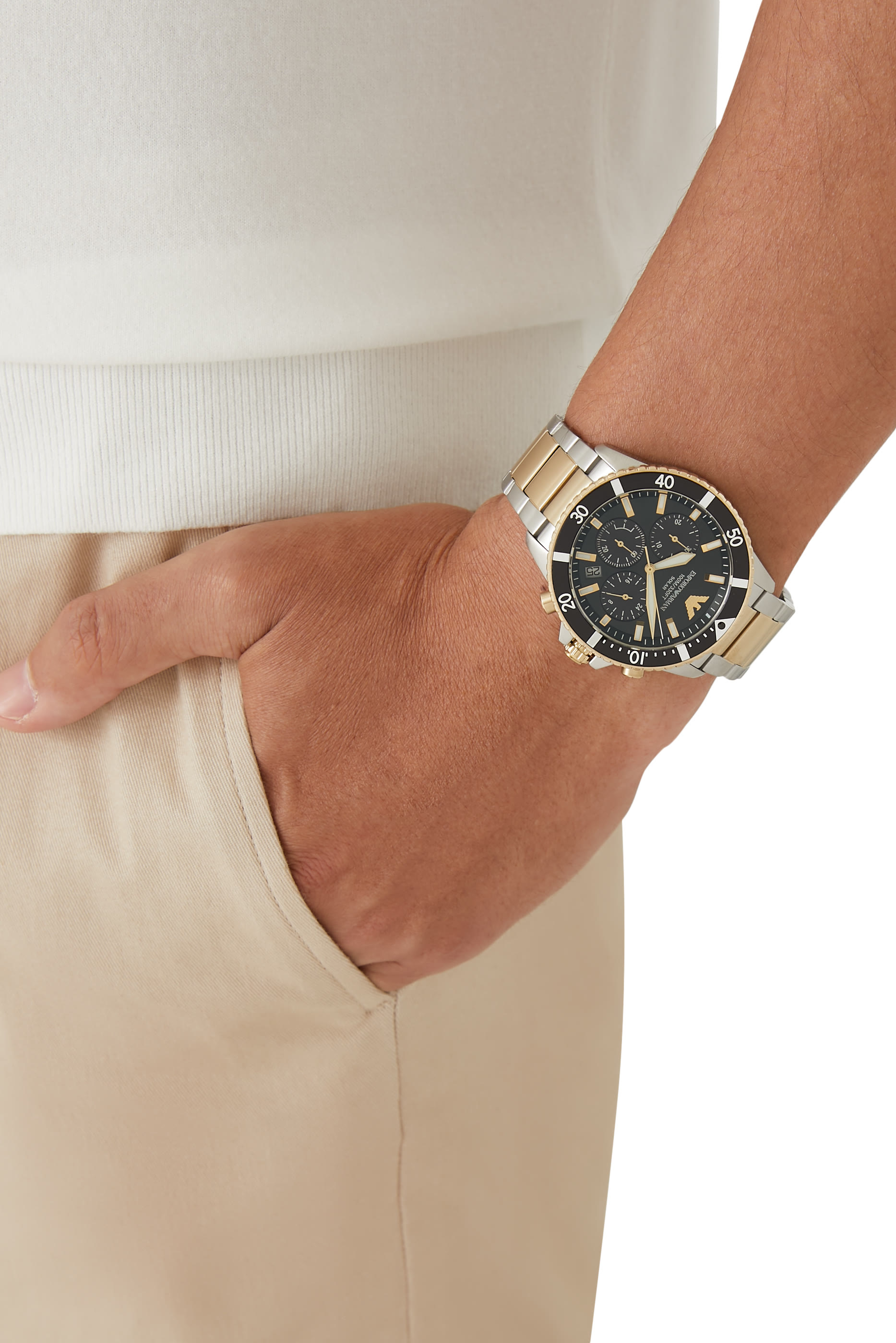 ساعة وورلد إكسبلورر كرونوغراف تعمل بالطاقة الشمسية بلونين ستانلس ستيل