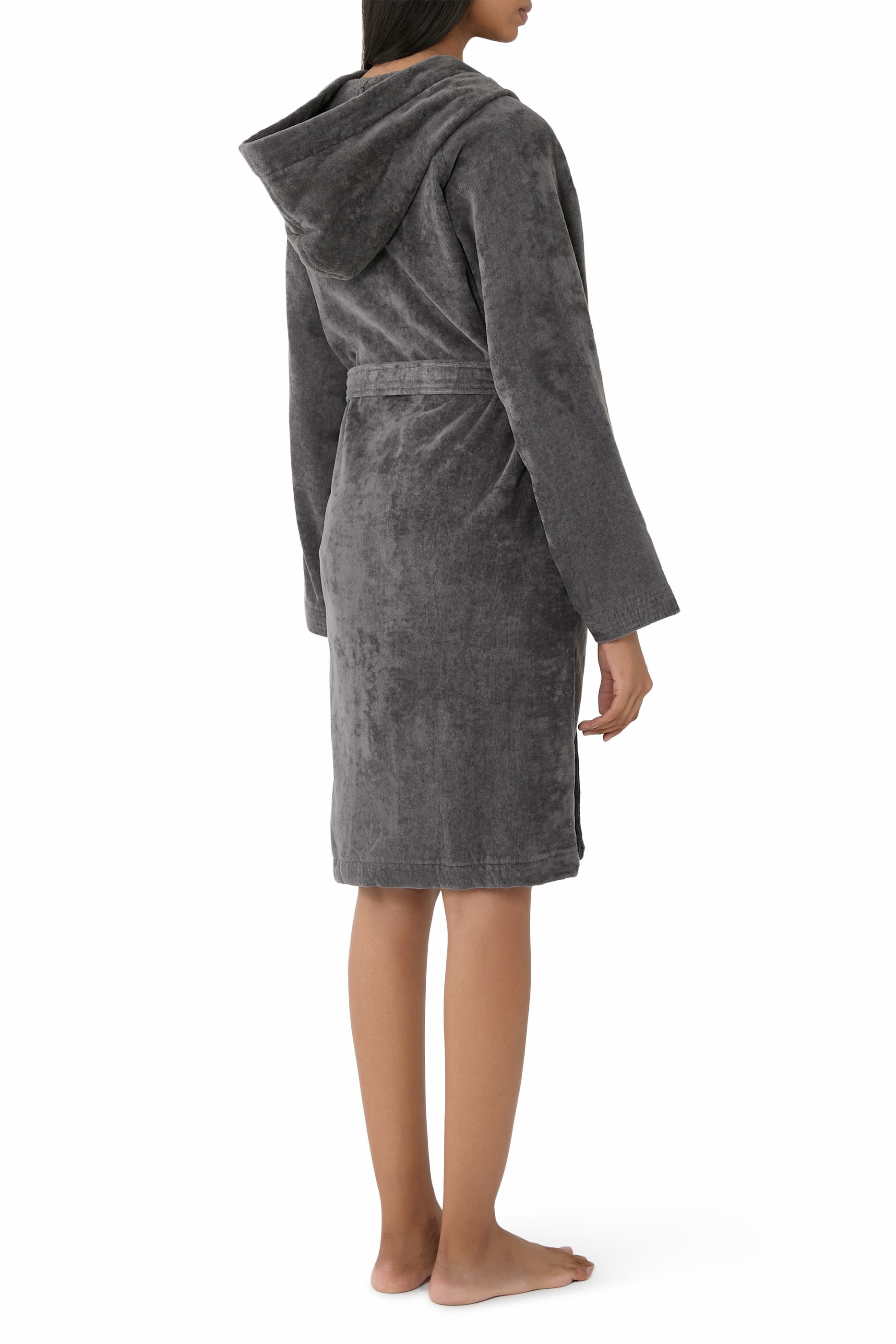 روب حمام بتصميم سادة بشعار الماركة