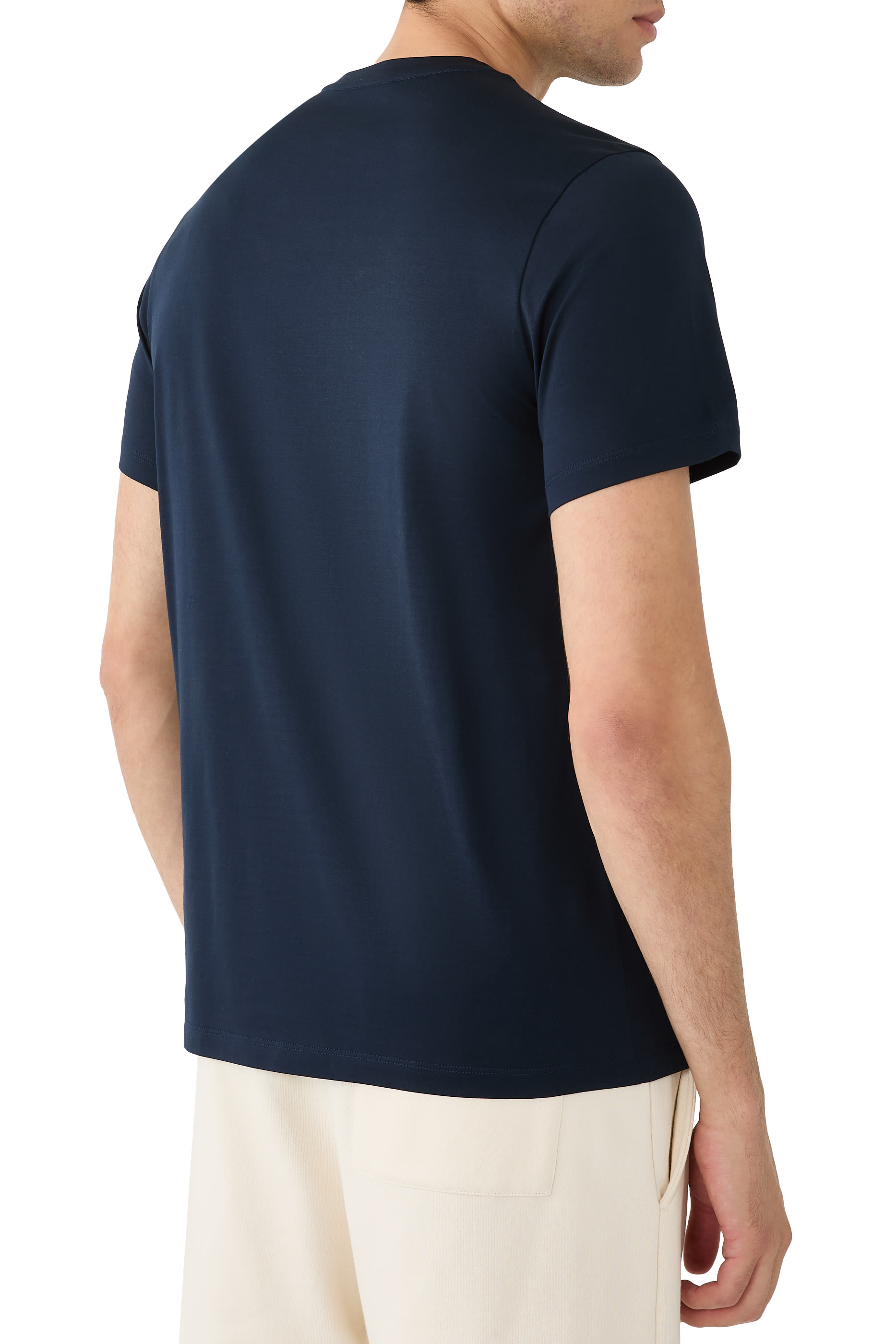 تيشيرت بأكمام قصيرة