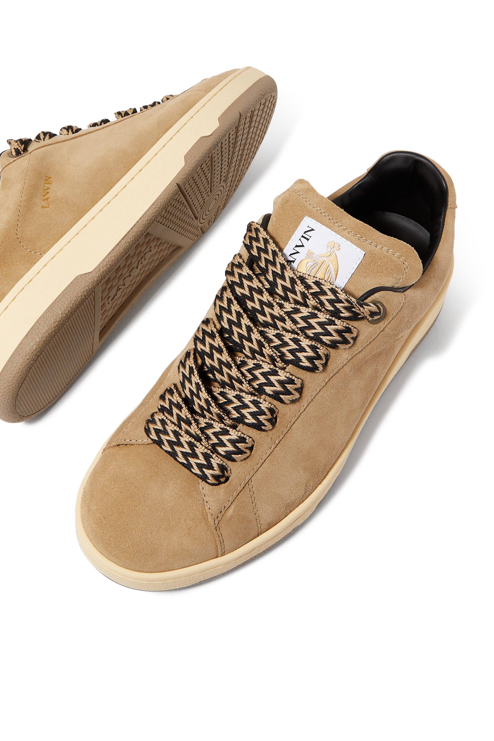 سنيكرز كورب لايت