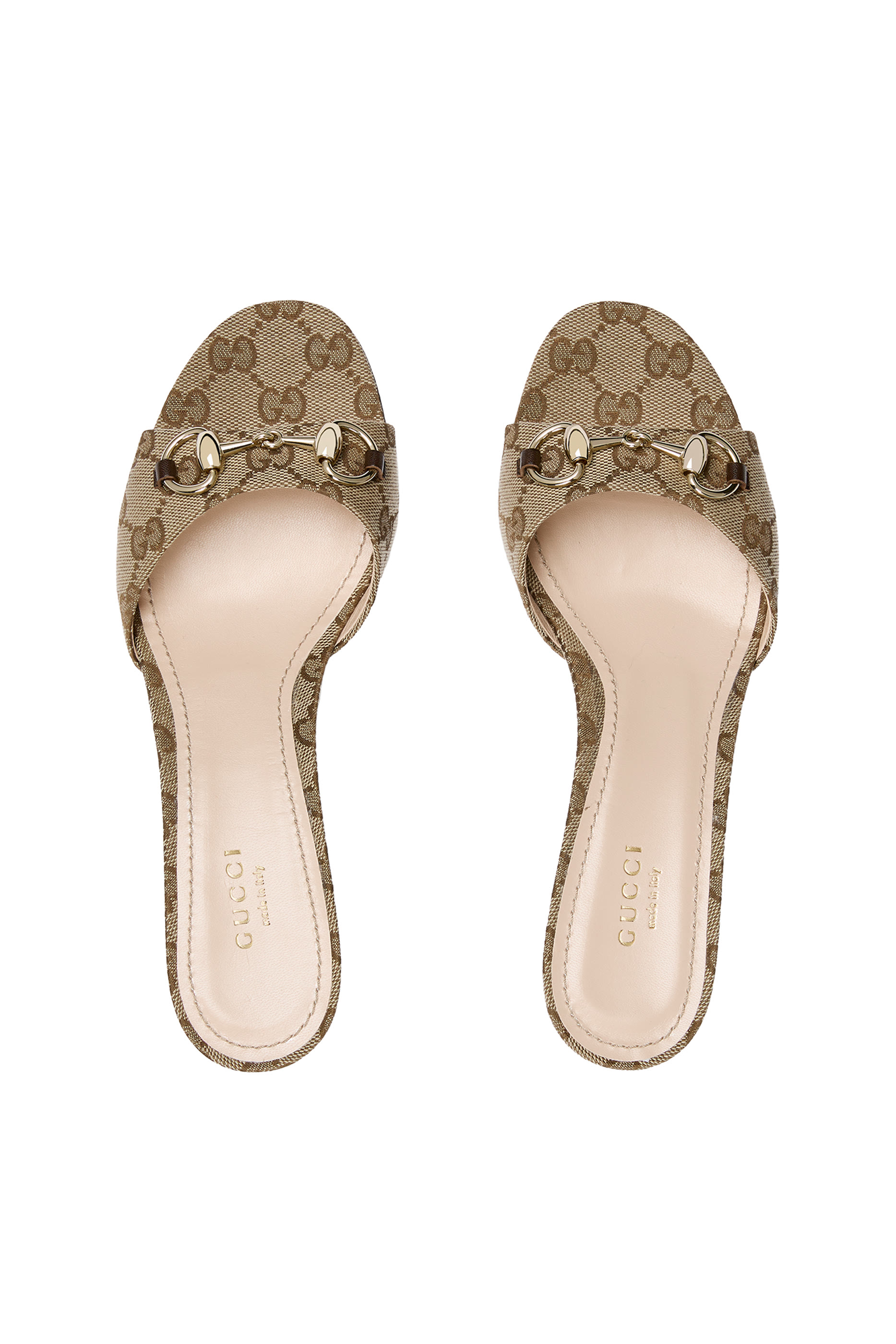 صندل 85 بشعار الماركة وحلية لجام الحصان