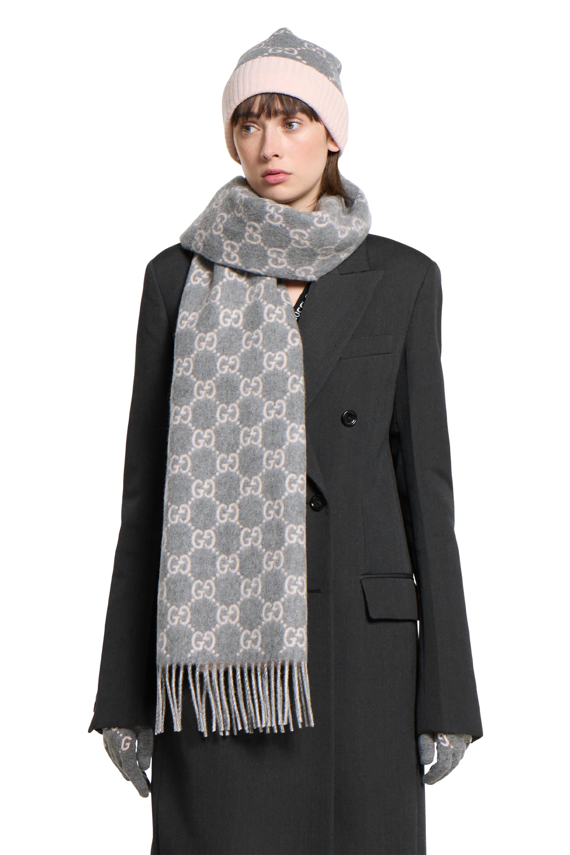 وشاح كشمير بشعار حرفي الماركة