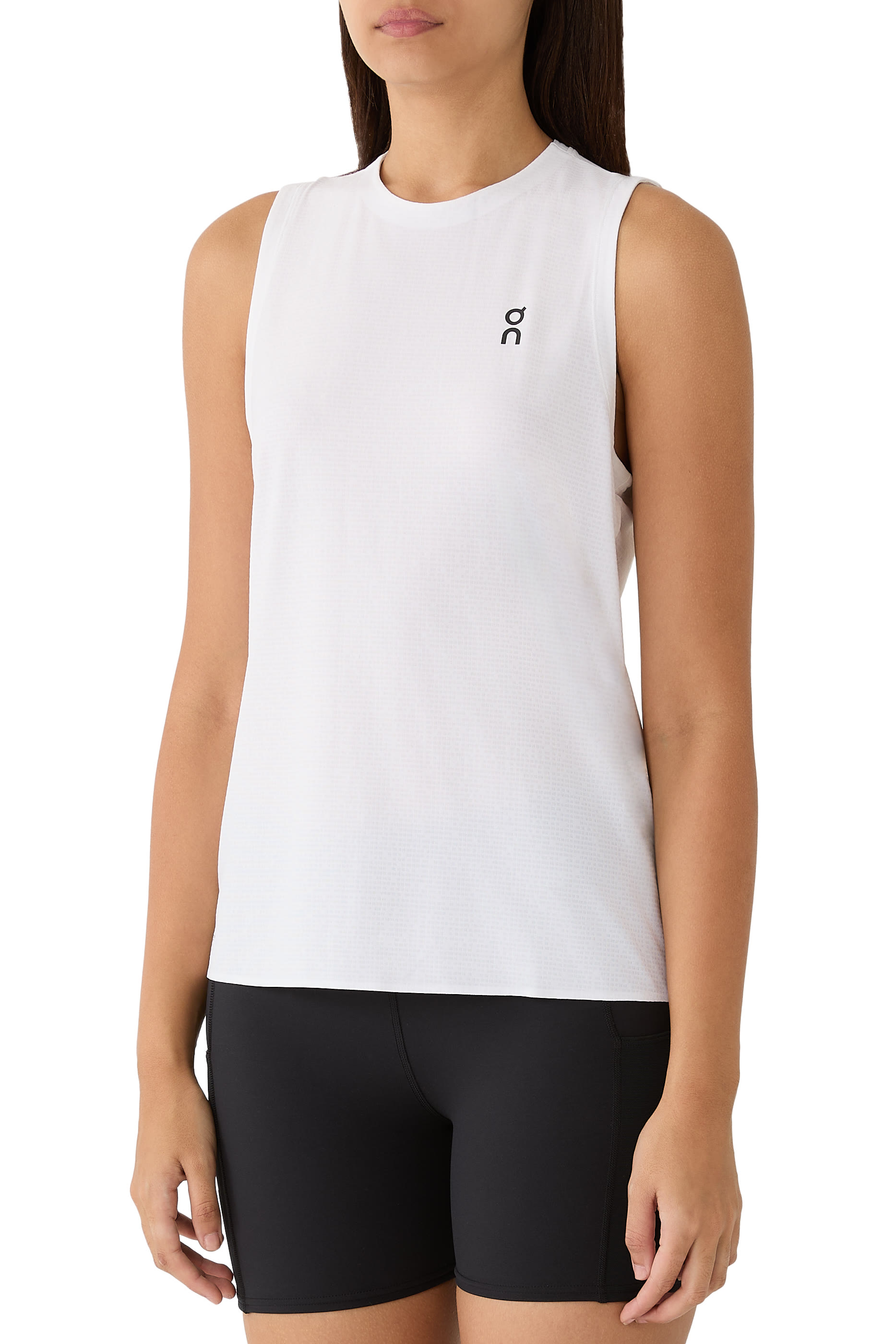 بلوزة رياضية بلا أكمام