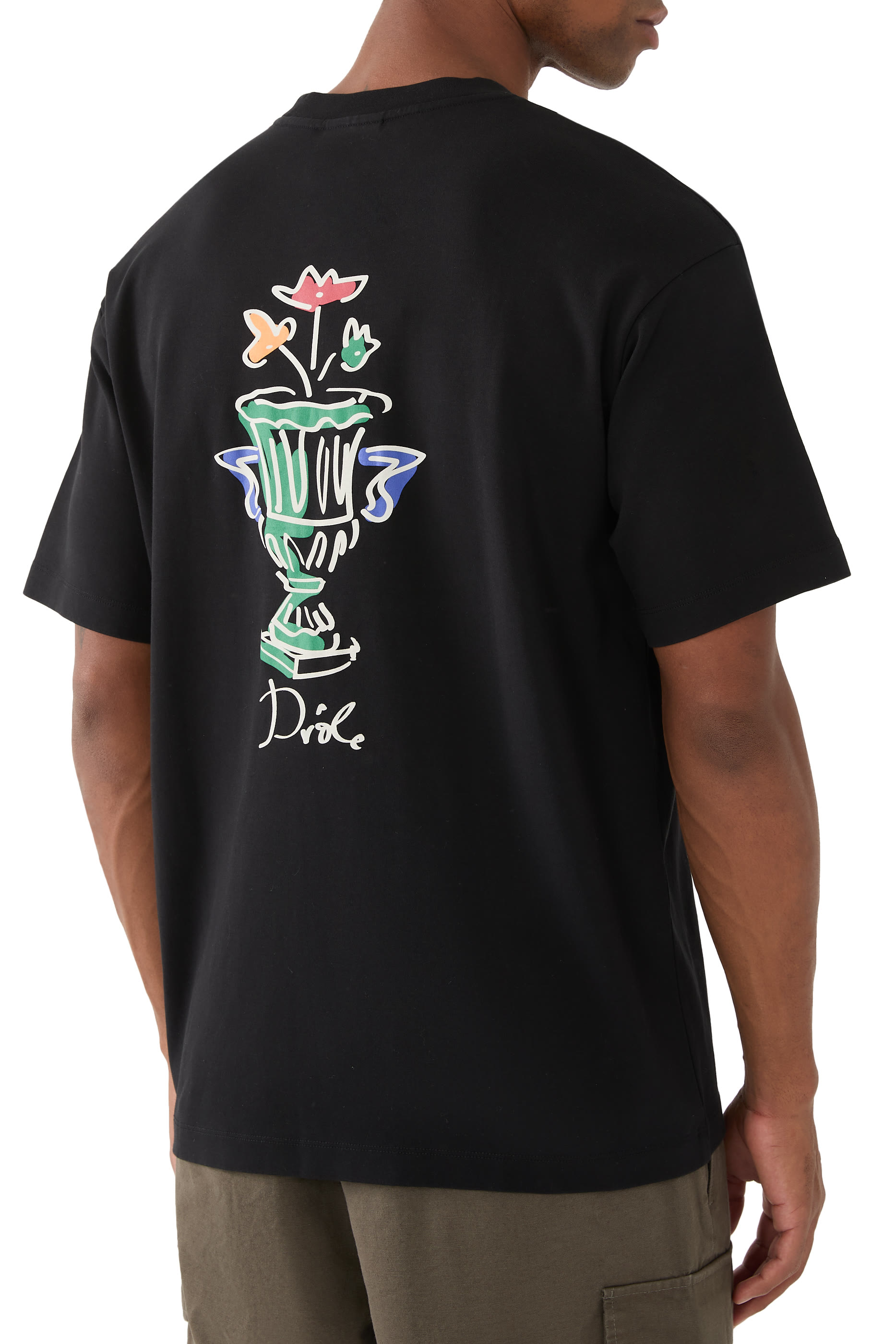 تيشيرت بطبعة مزهرية