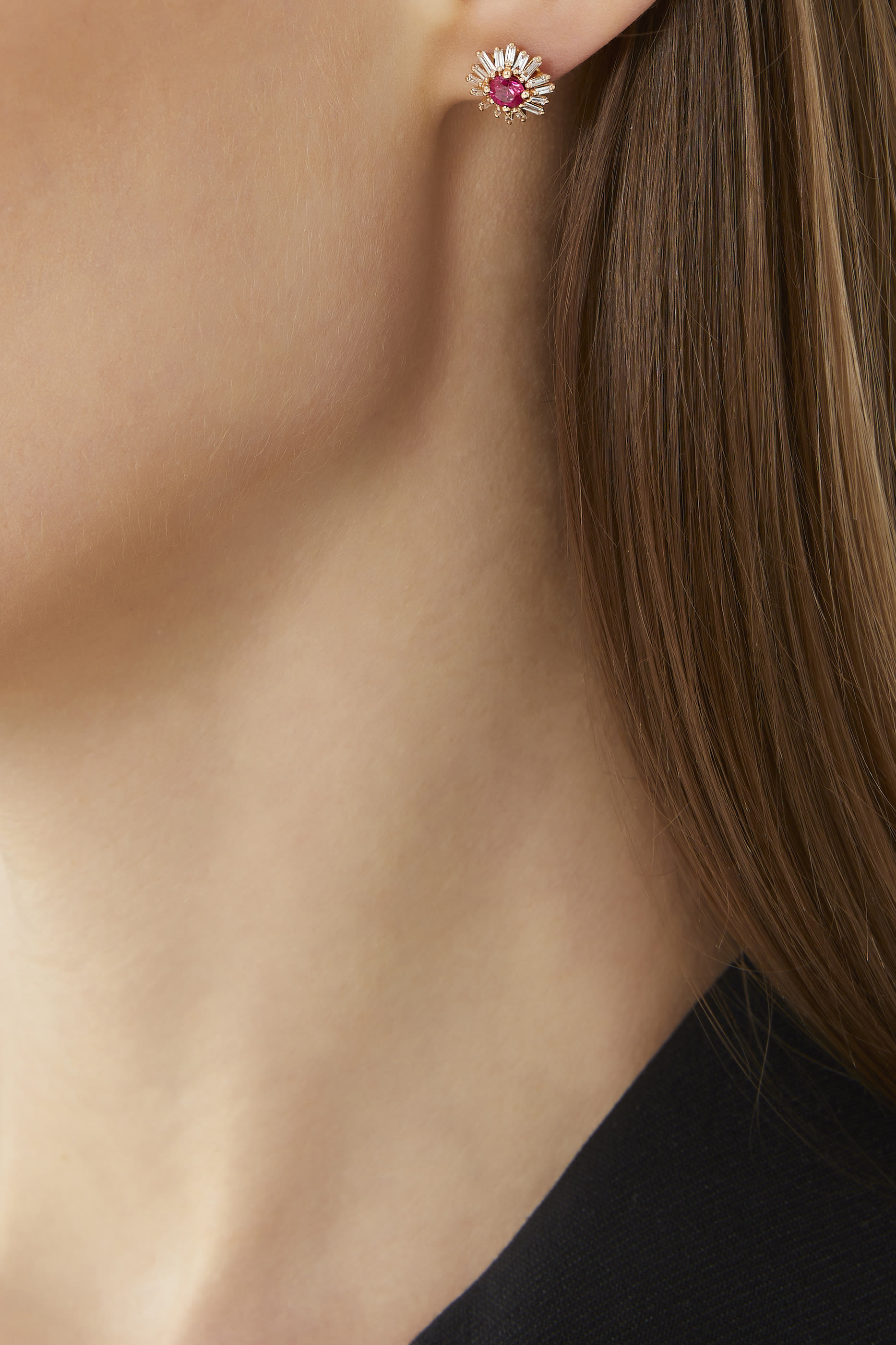 أقراط وان اوف اي كايند مرصعة بالماس والياقوت ذهب عيار 18