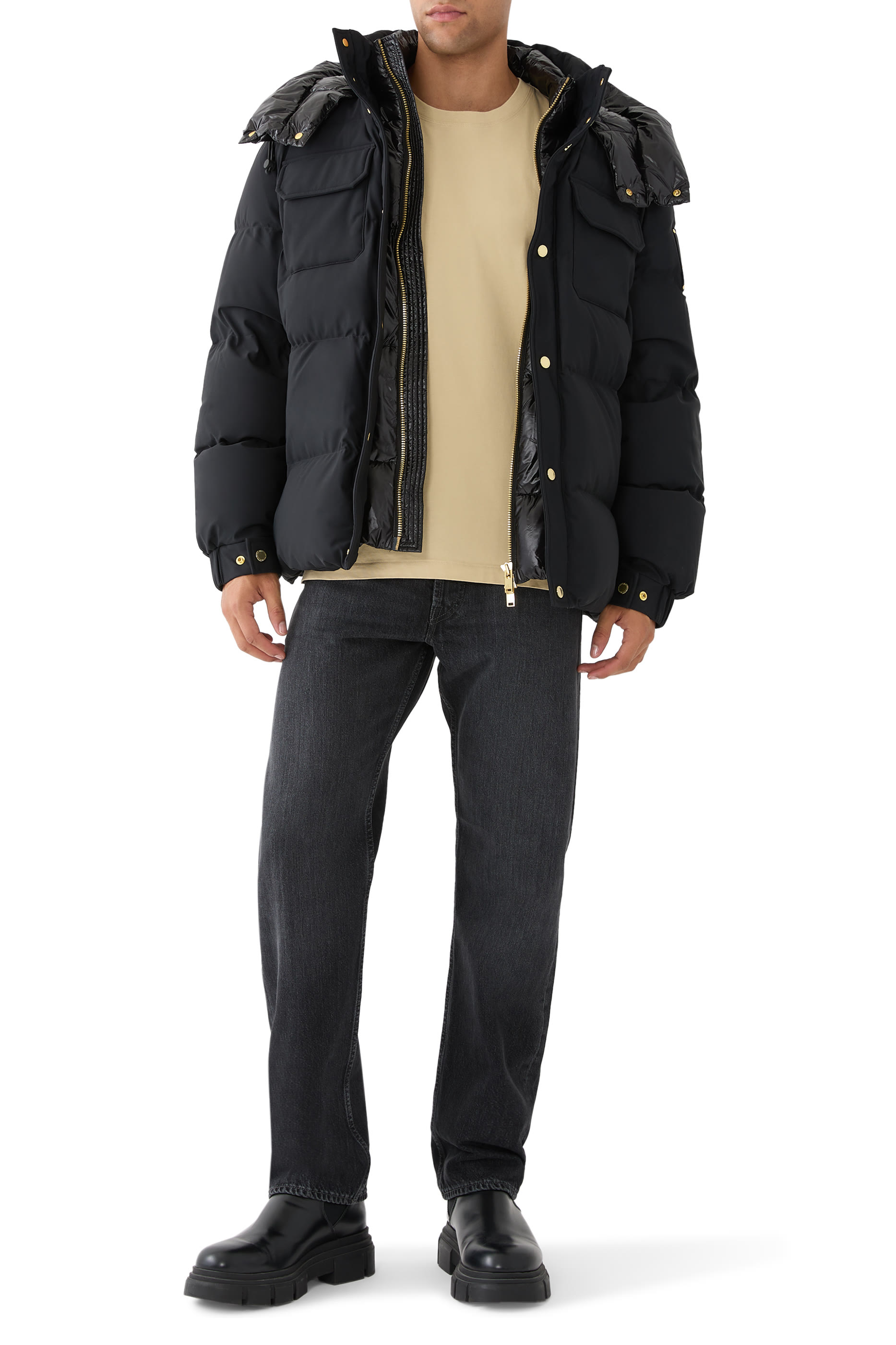 تيشيرت بشعار الماركة