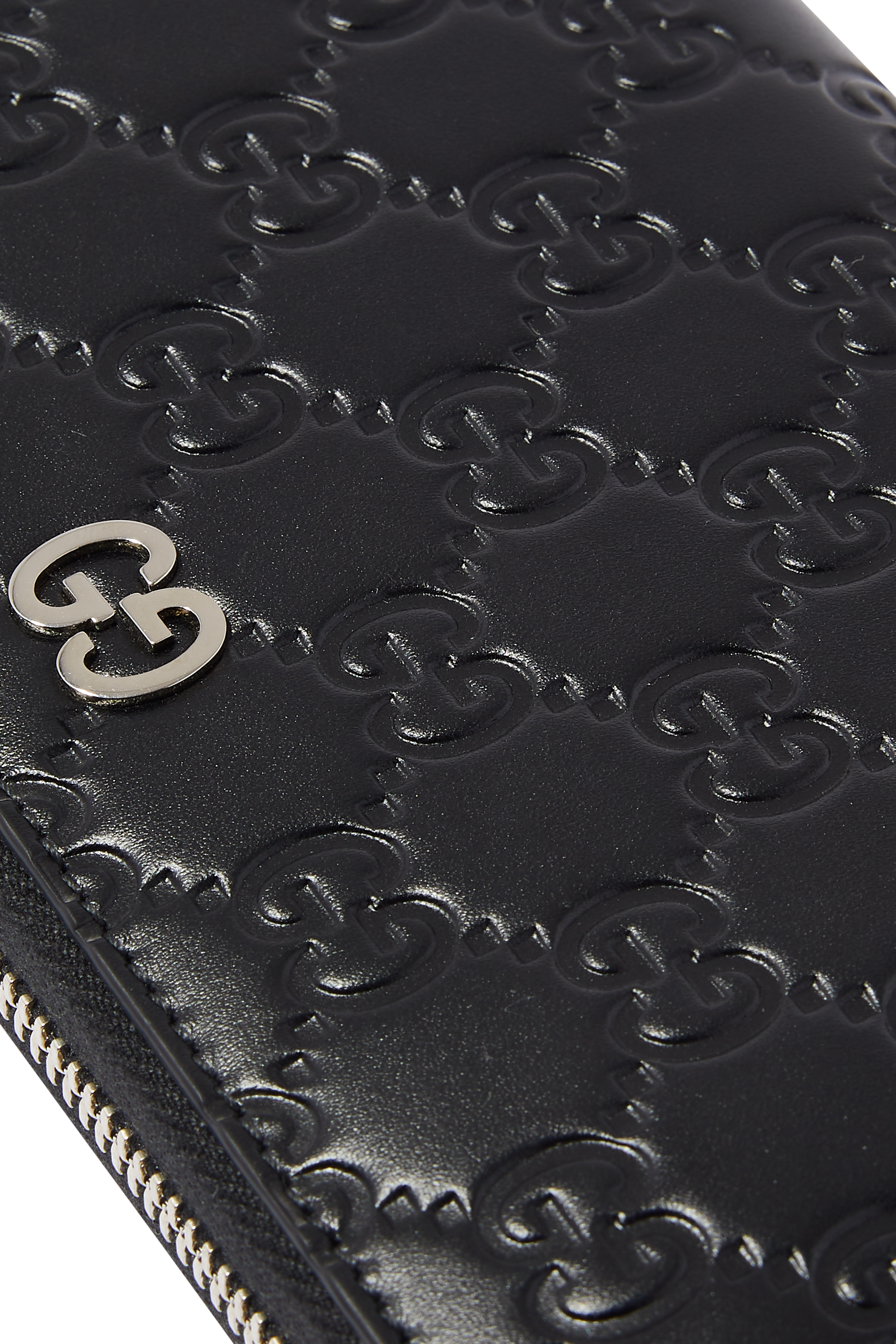 محفظة بسحاب وشعار الماركة