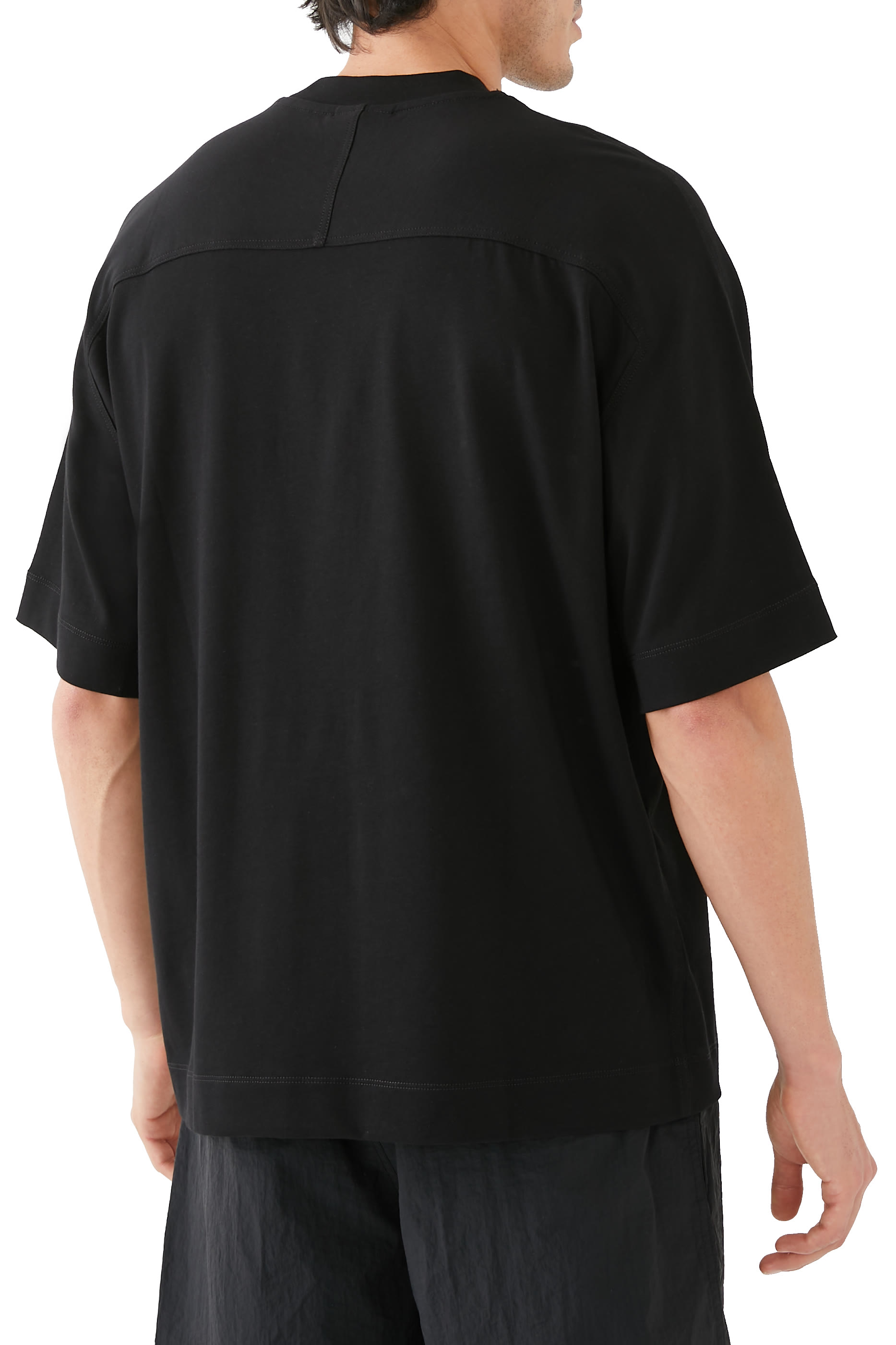 تيشيرت بشعار الماركة بتصميم منفوخ