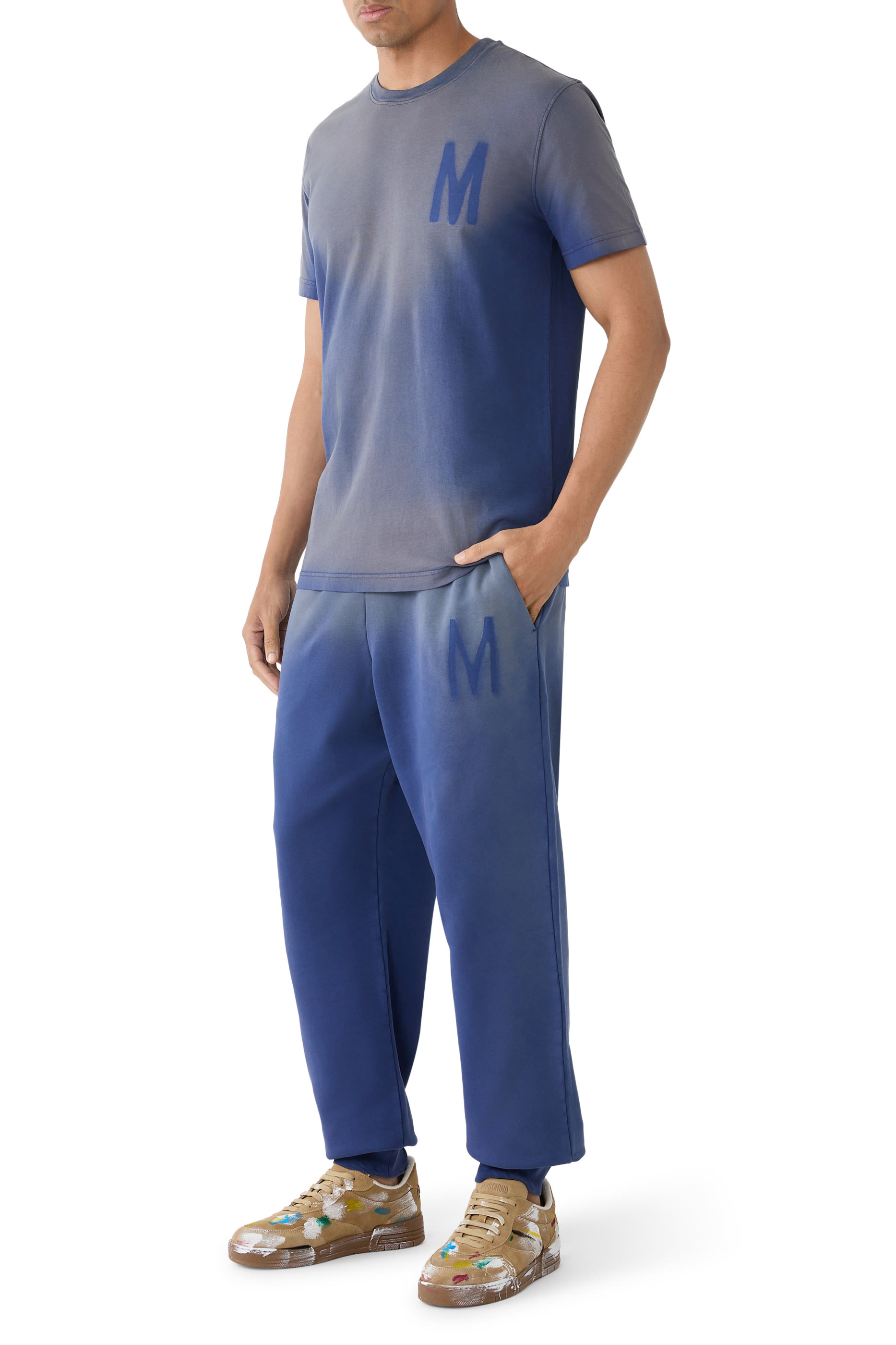 سنيكرز ملون يدويا