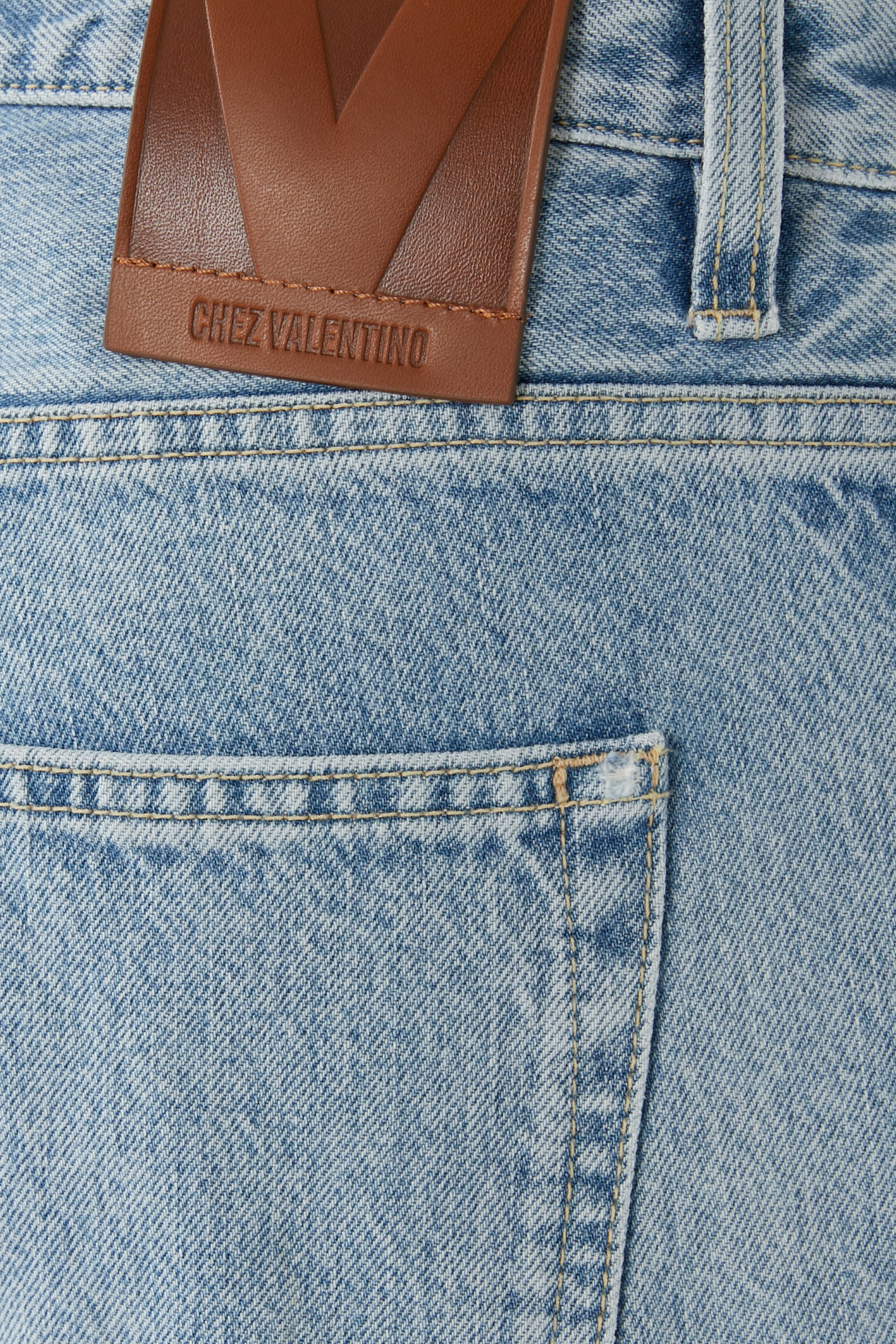 بنطال جينز بخمسة جيوب