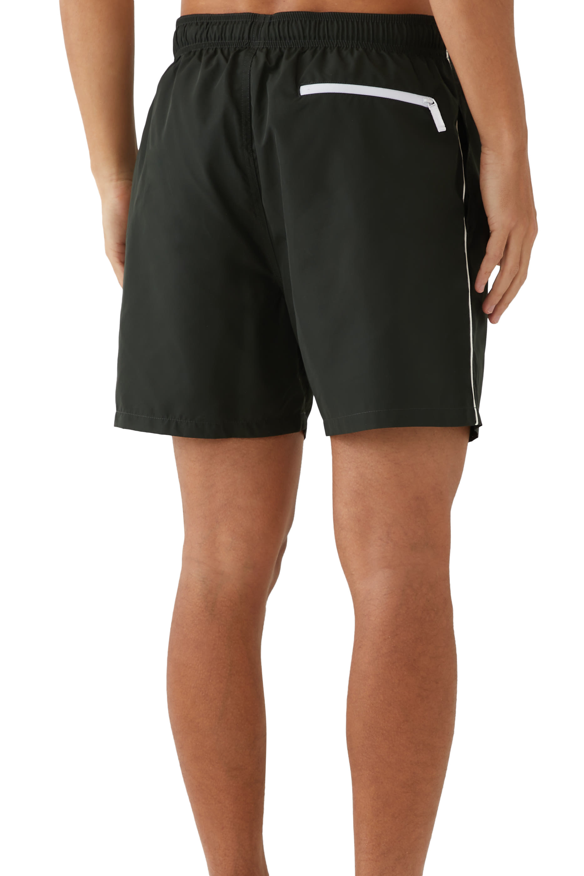 شورت سباحة بشعار الماركة