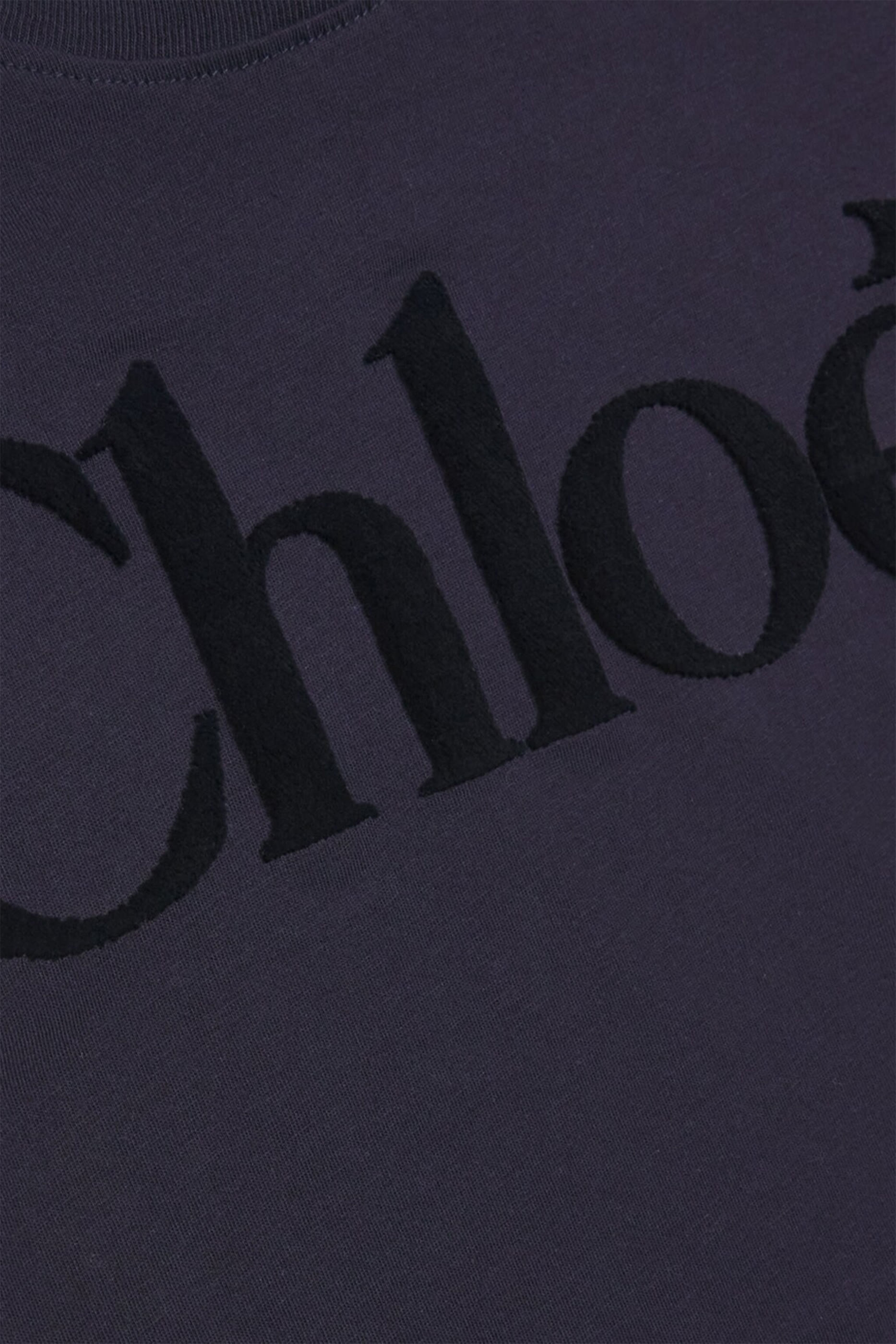 تيشيرت بشعار الماركة للأطفال