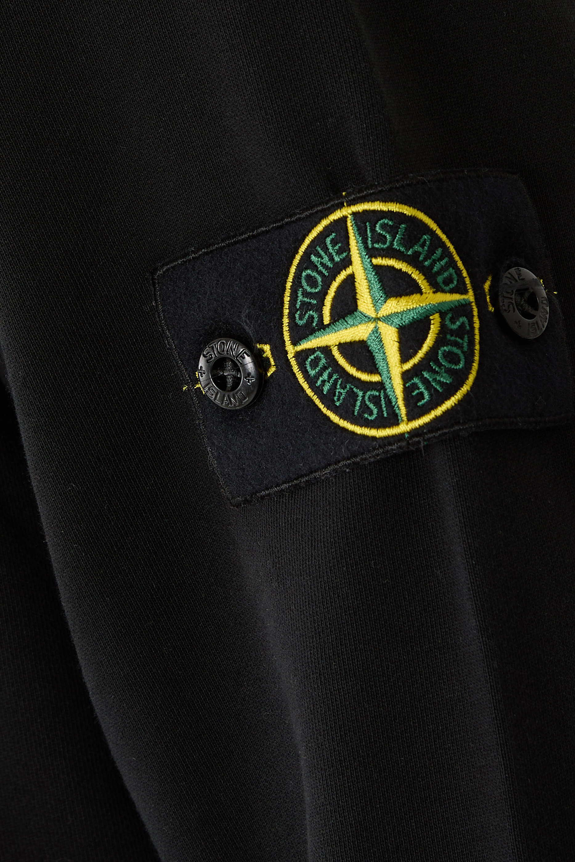 جاكيت بسحاب ورقعة شعار الماركة