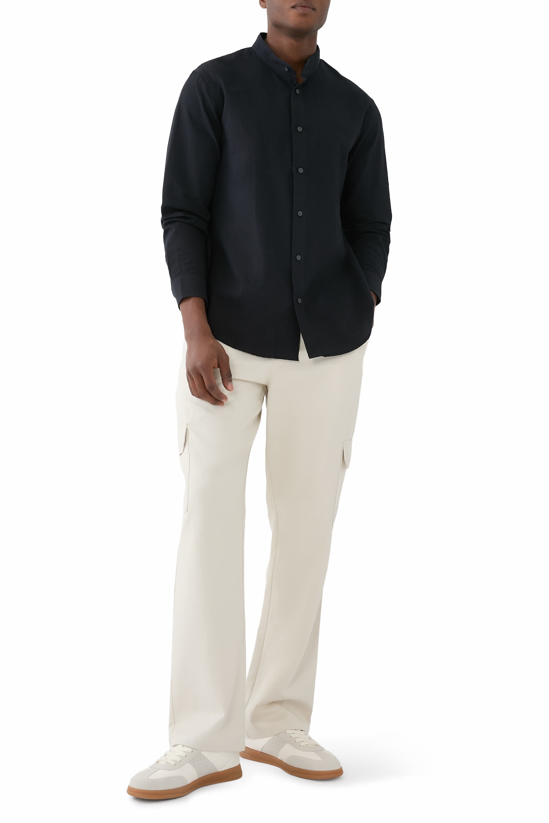 قميص بأكمام طويلة