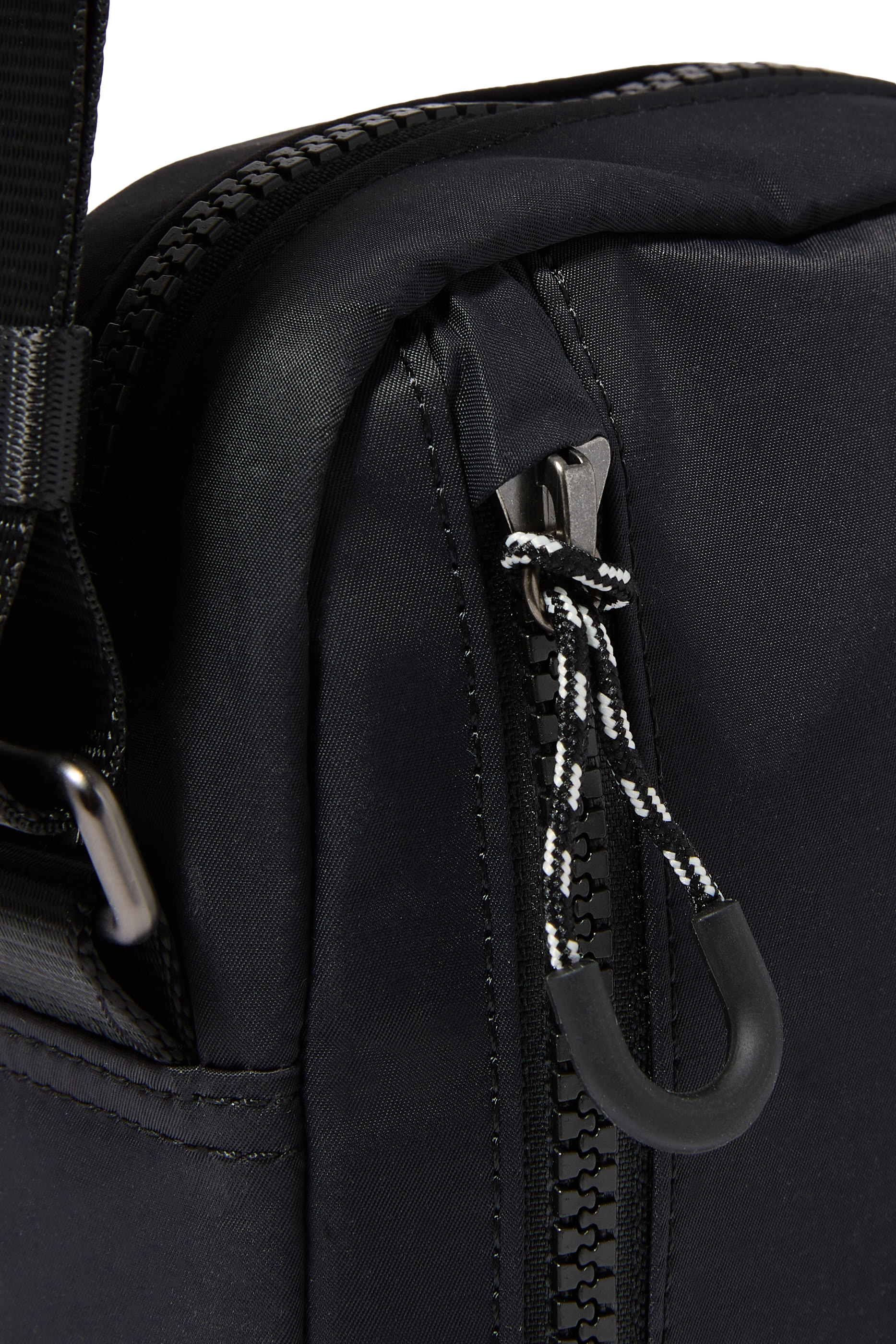 حقيبة كروس بودي أول أراوند