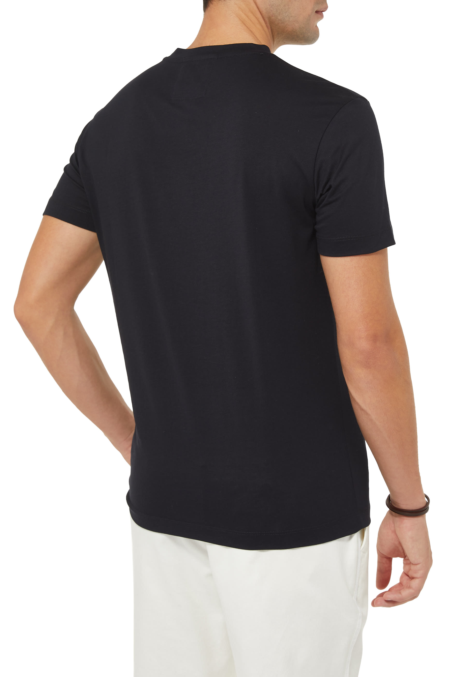 تي شيرت بشعار الماركة كبير الحجم