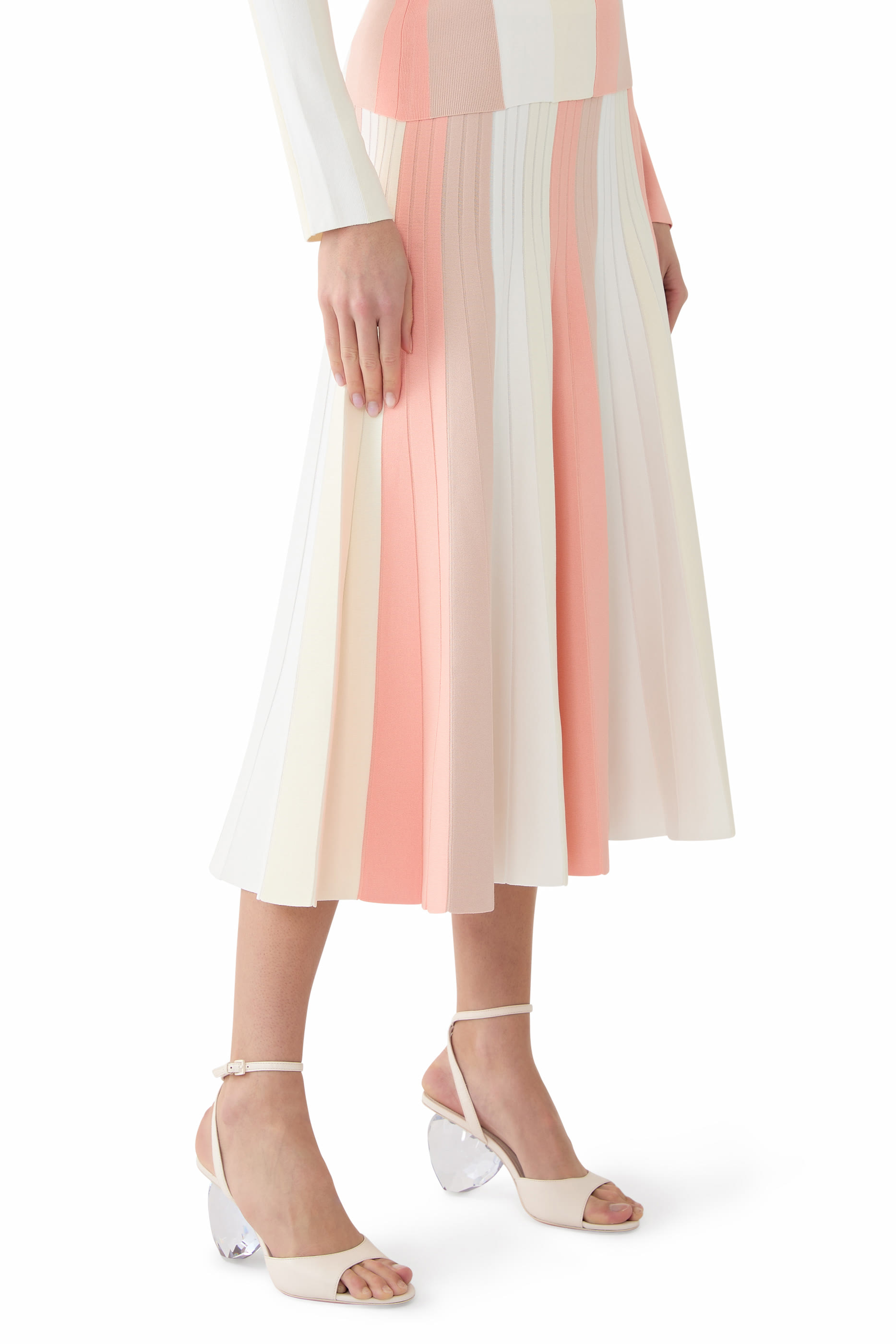 صندل بكعب بتصميم قلب 80