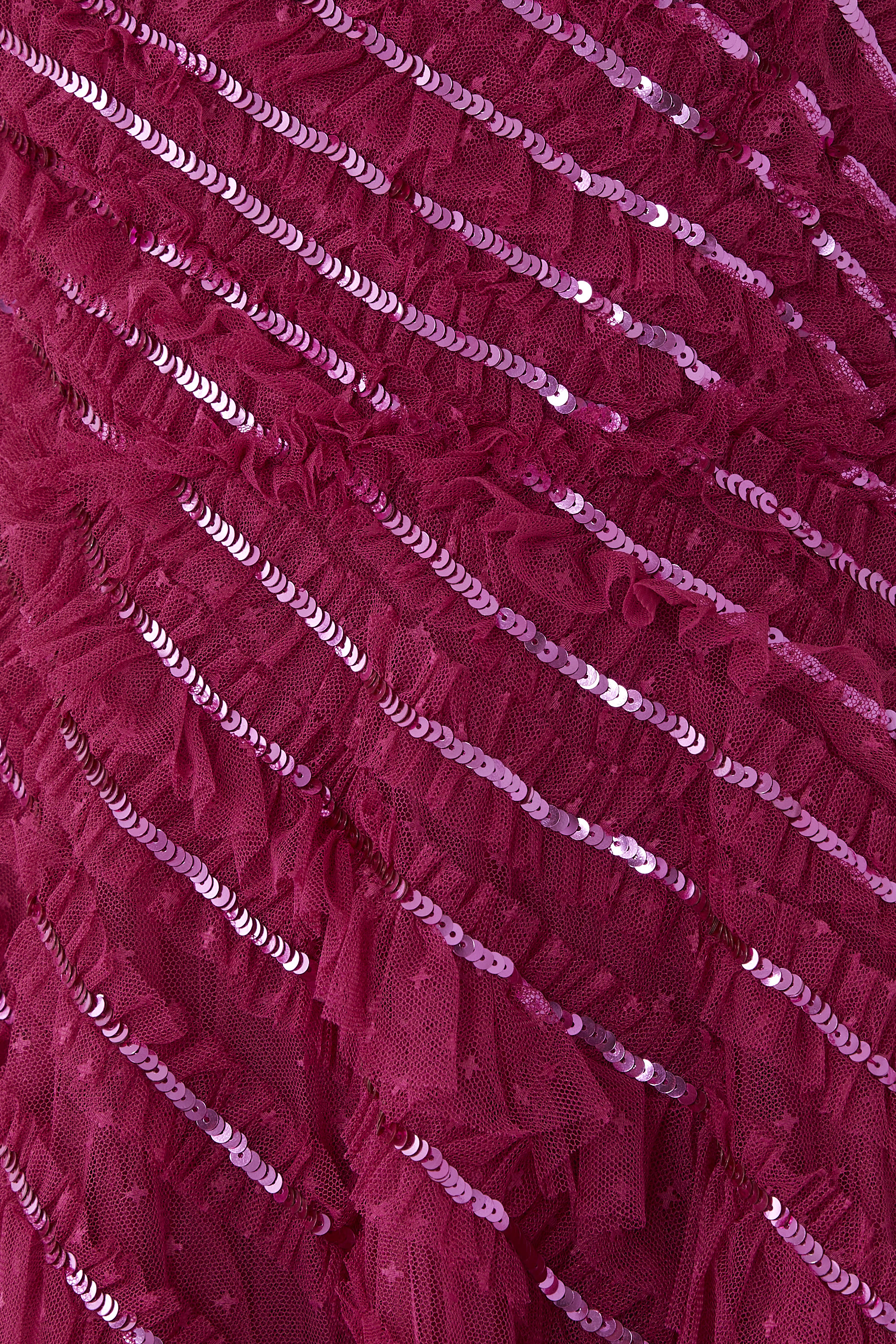 فستان قصير مطرز بترتر بتصميم حلزوني وكتف مكشوف