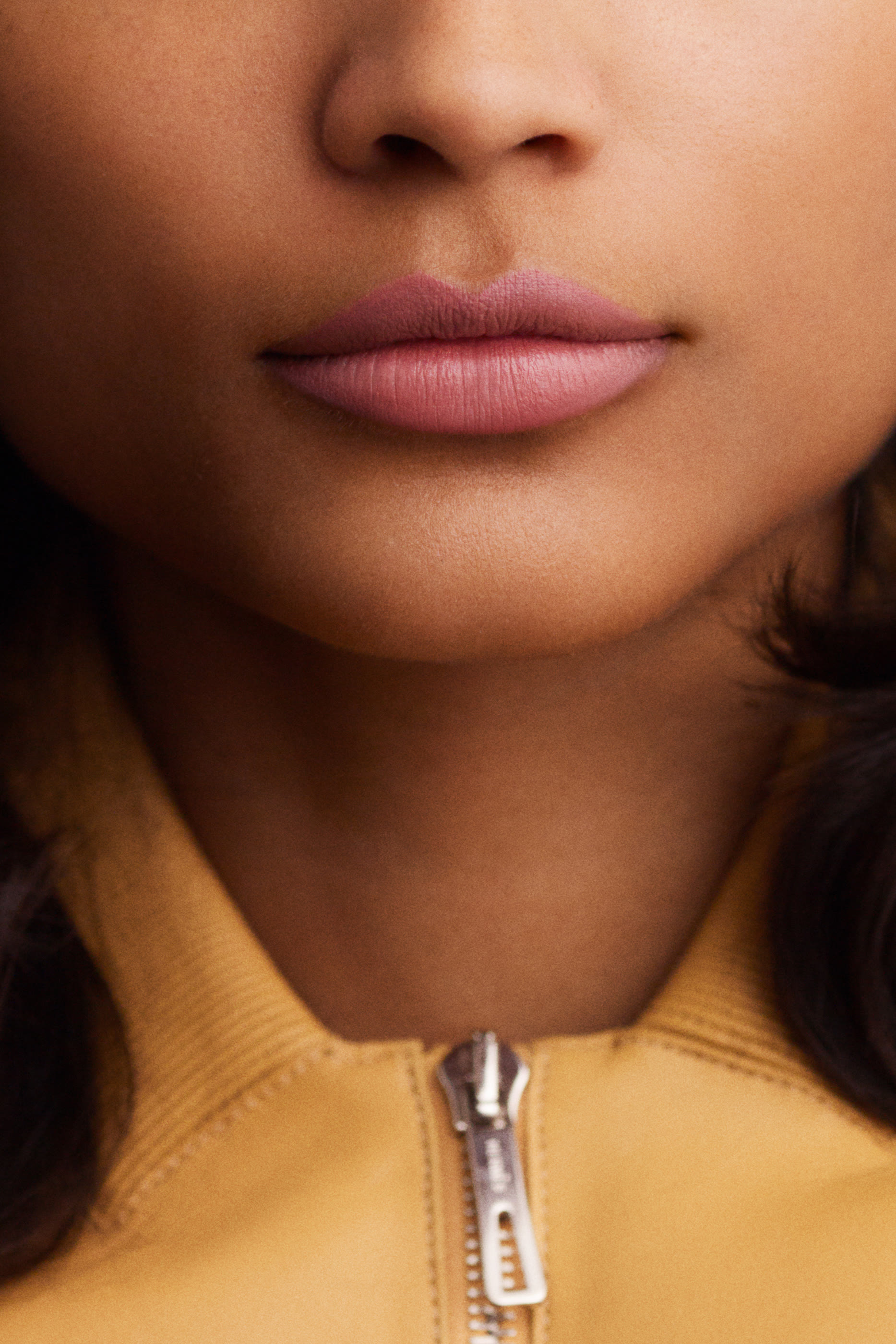 أحمر شفاه روج غير لامع درجة روز نوي