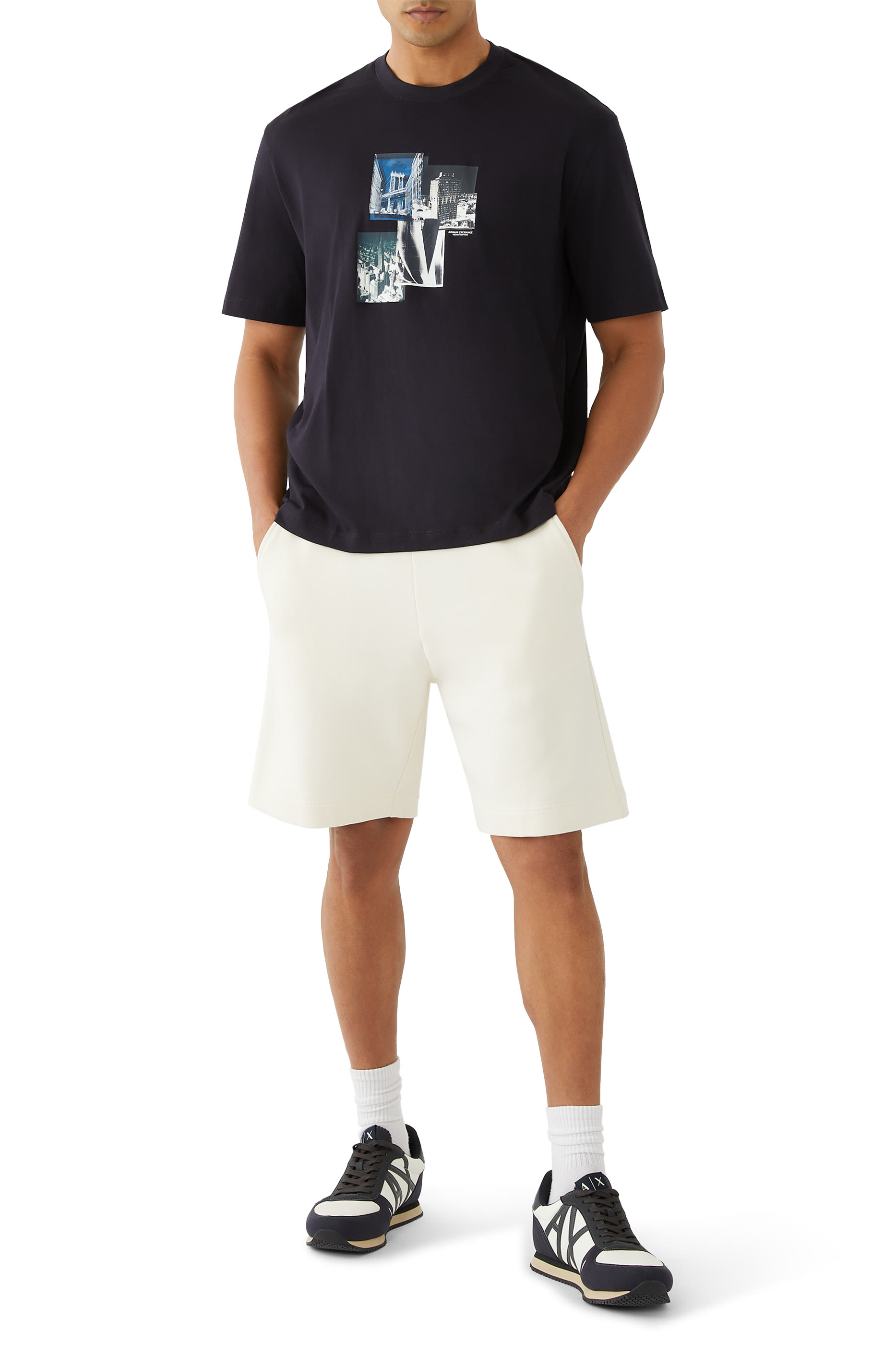 تيشيرت بقصة عادية بطبعة صورة