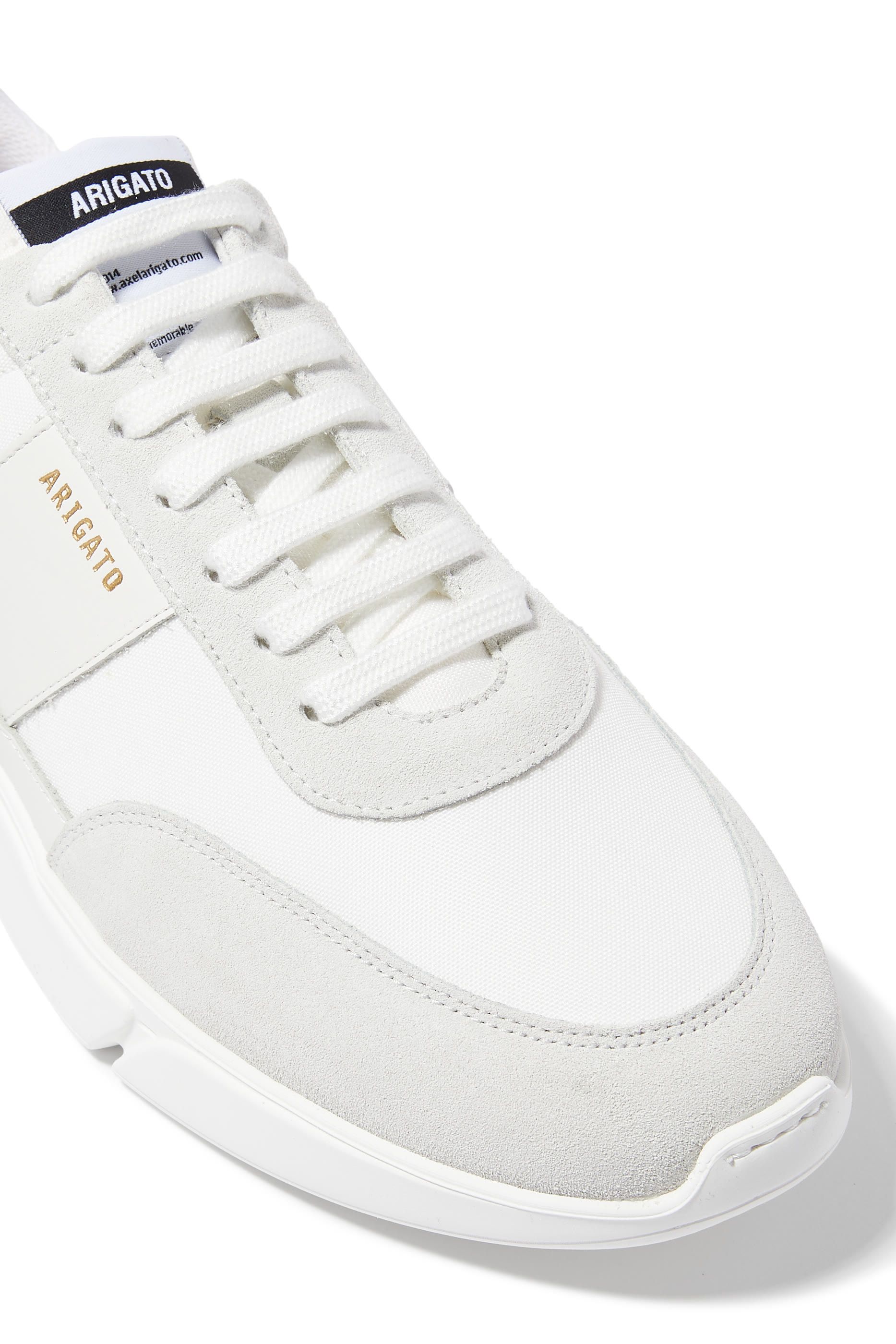 سنيكرز للجري جينسس كلاسيكي