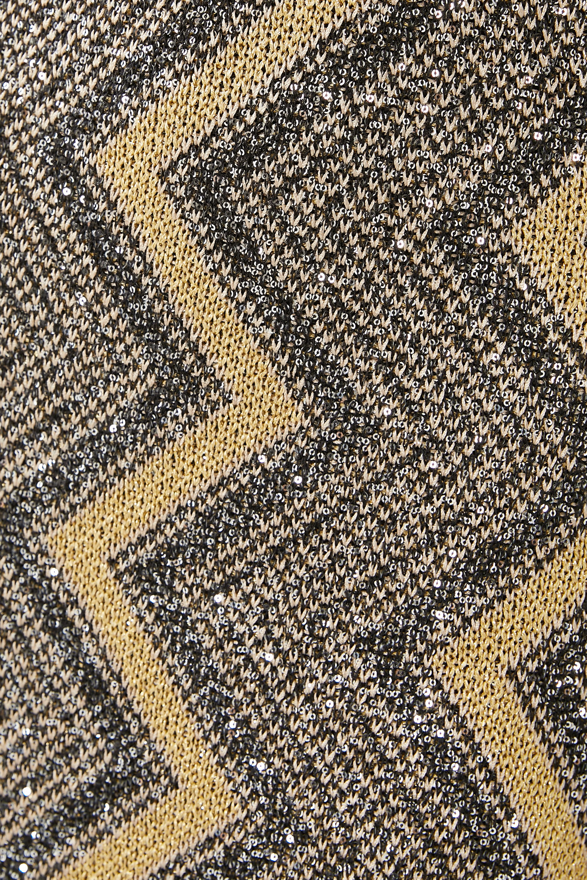 فستان شيفرون متوسط الطول مزين بترتر