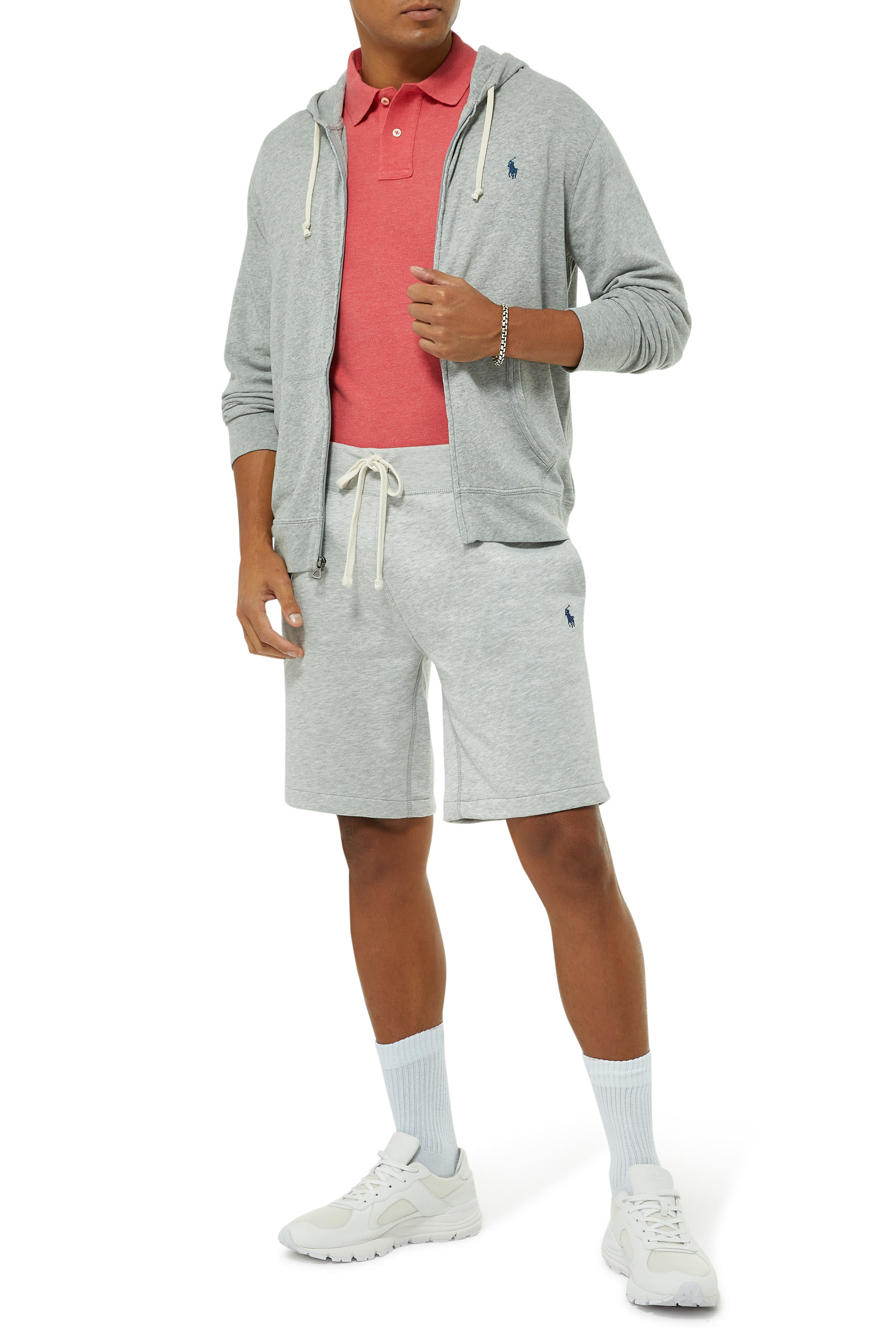 شورت مطرز بشعار الماركة