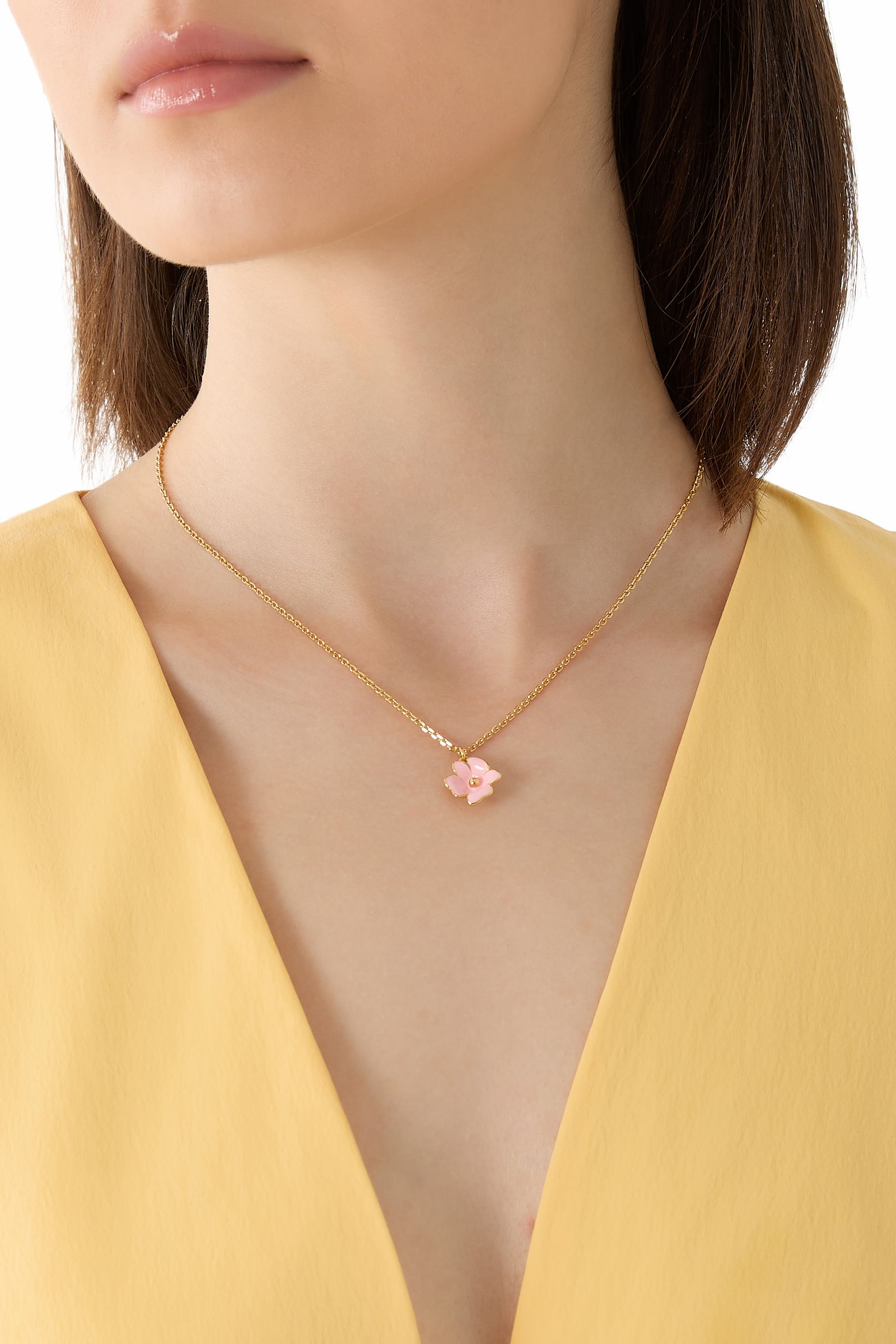 قلادة بدلاية بتصميم زهرة بمينا 