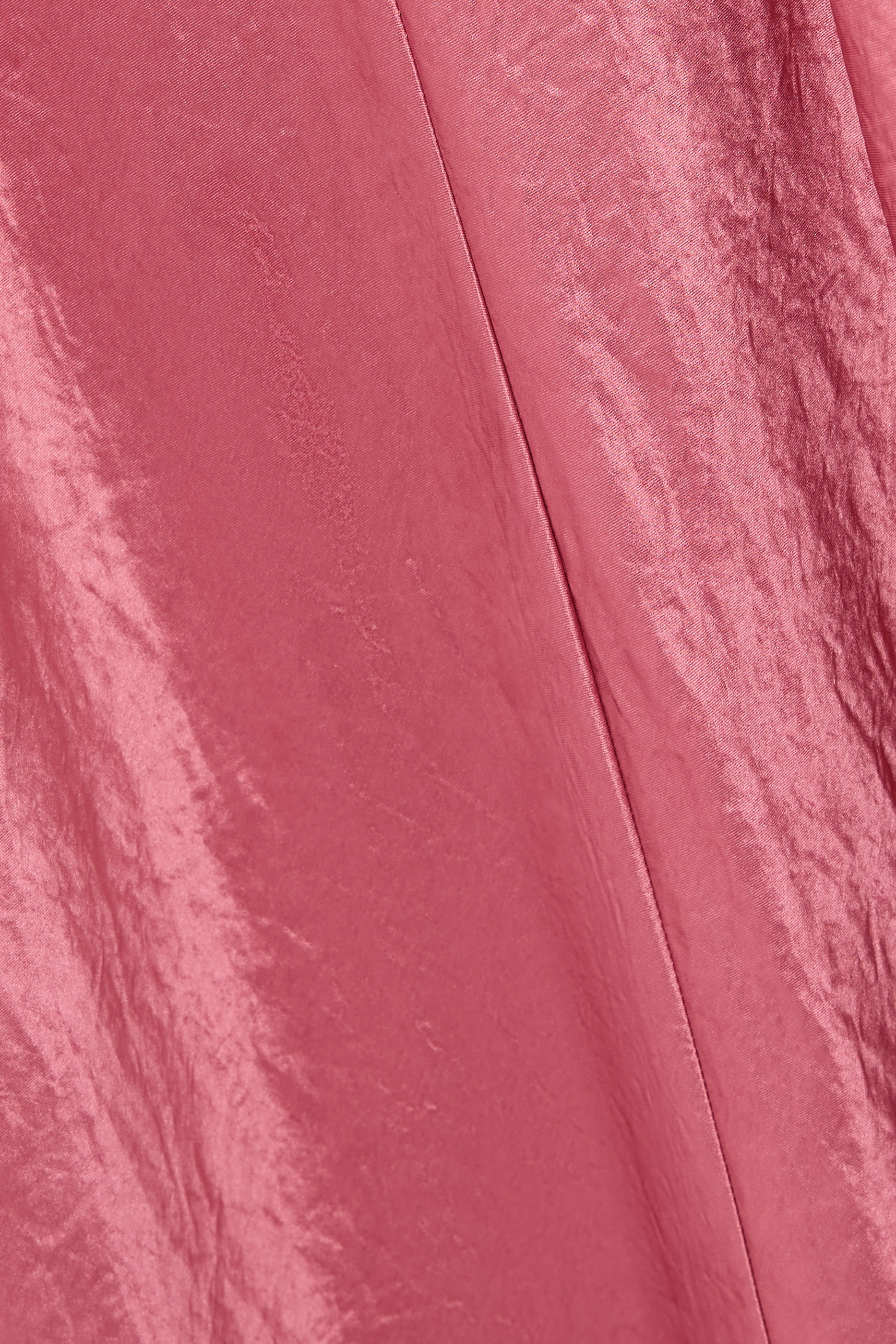 فستان سهل الارتداء بقصة طويلة مائلة ستان