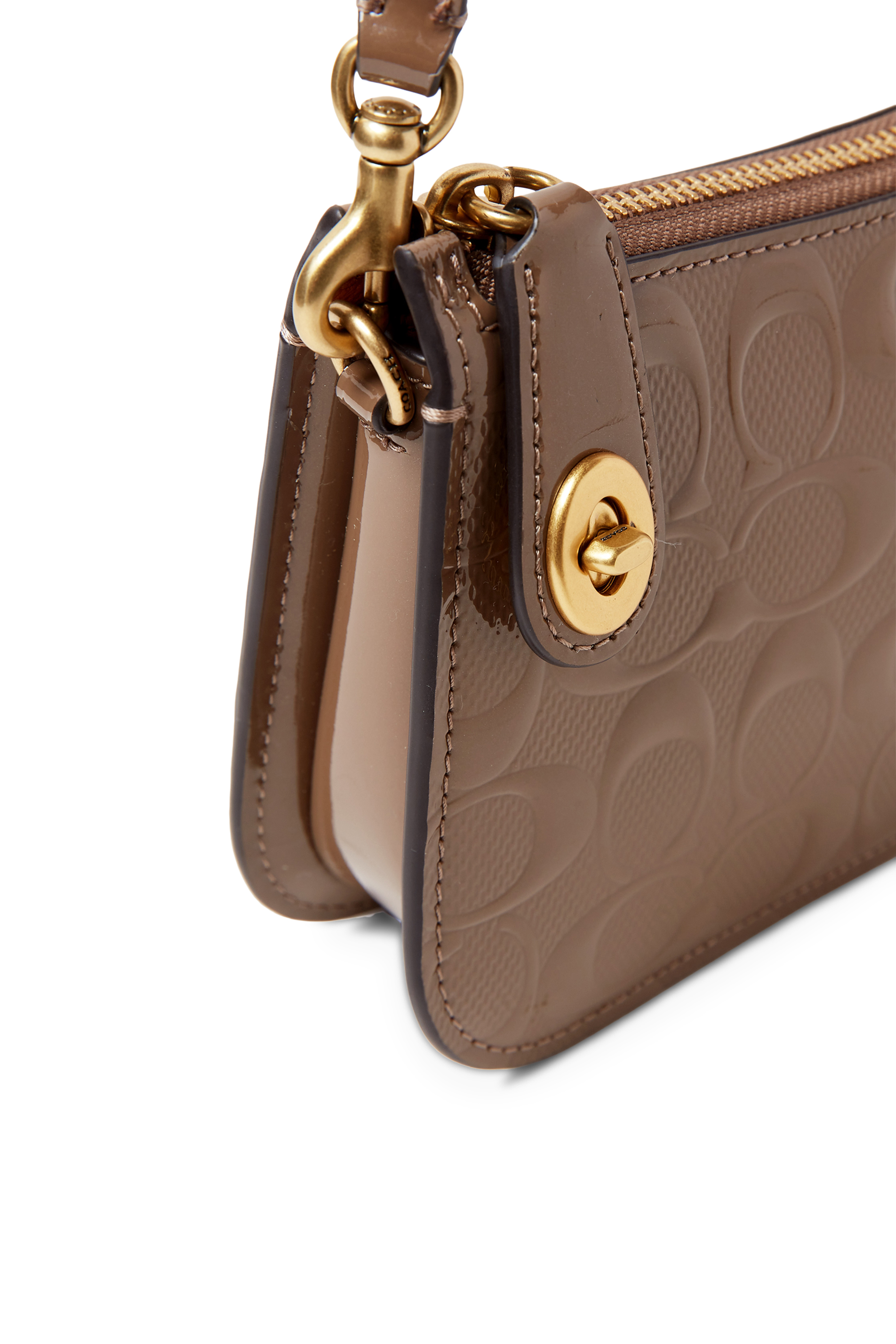 حقيبة كتف بين جلد بنقشة شعار الماركة