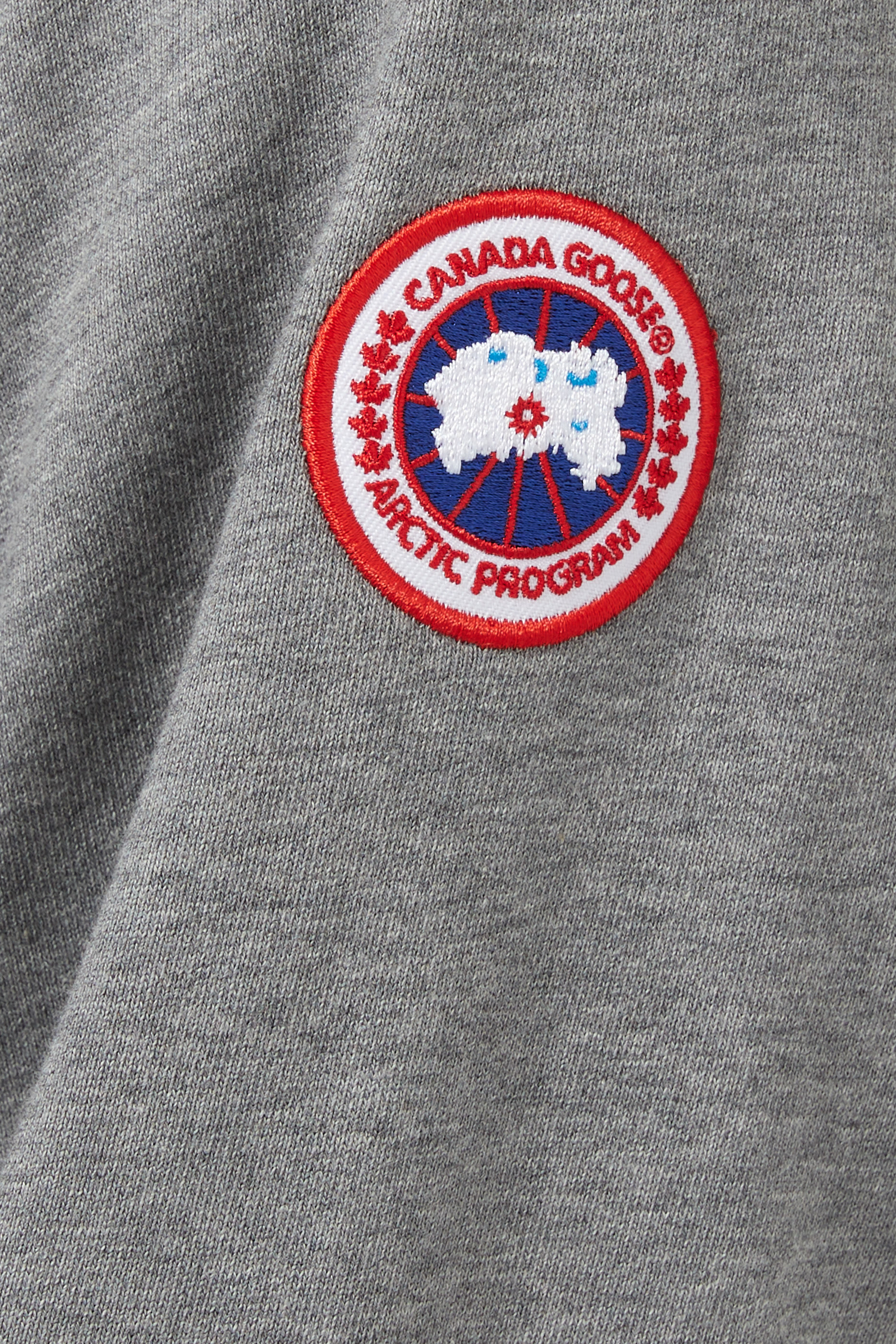 كنزة بغطاء رأس بلون سادة