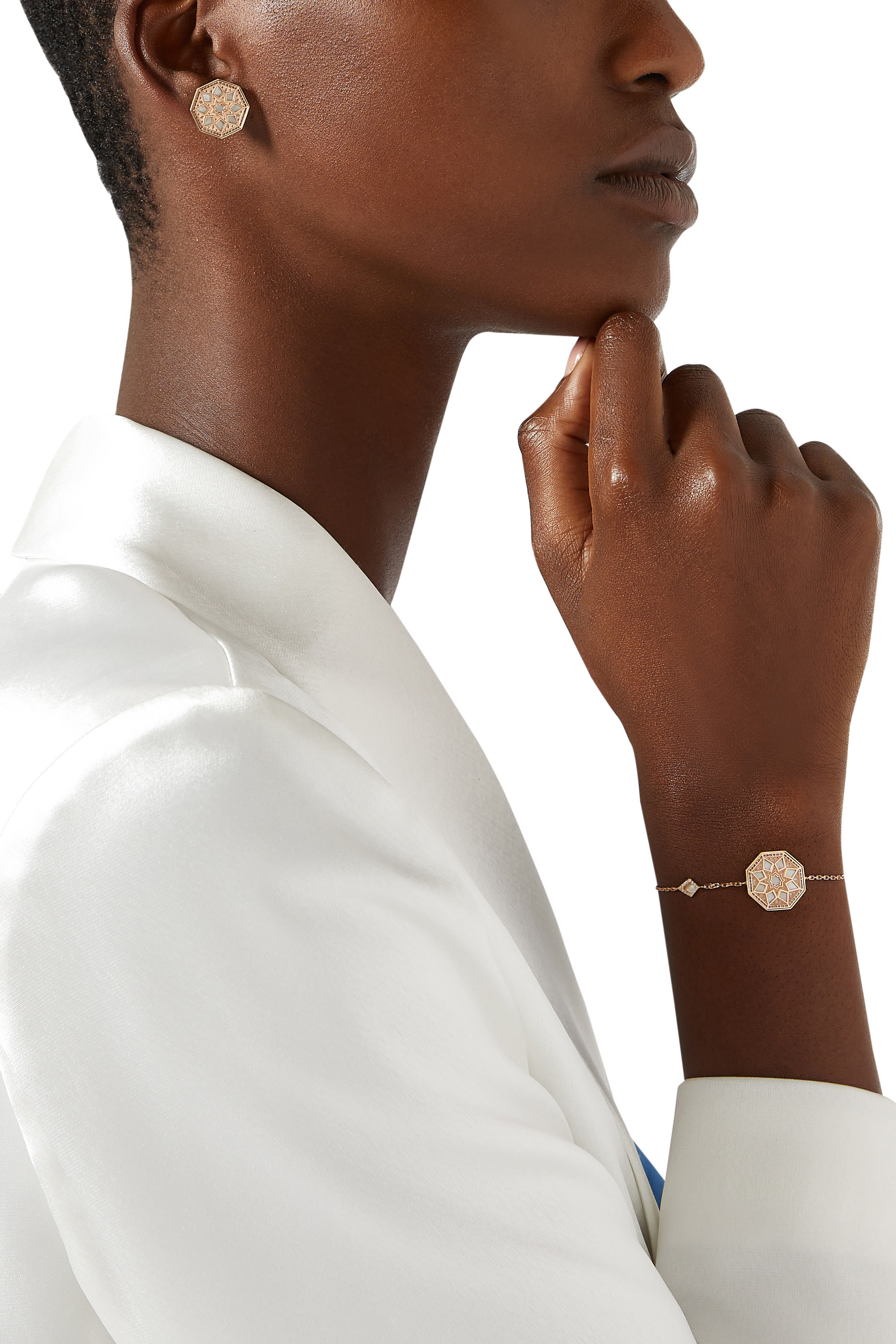 سوار تراث كلاسيكي مرصع بعرق الؤلؤ والماس، ذهب أصفر عيار 18