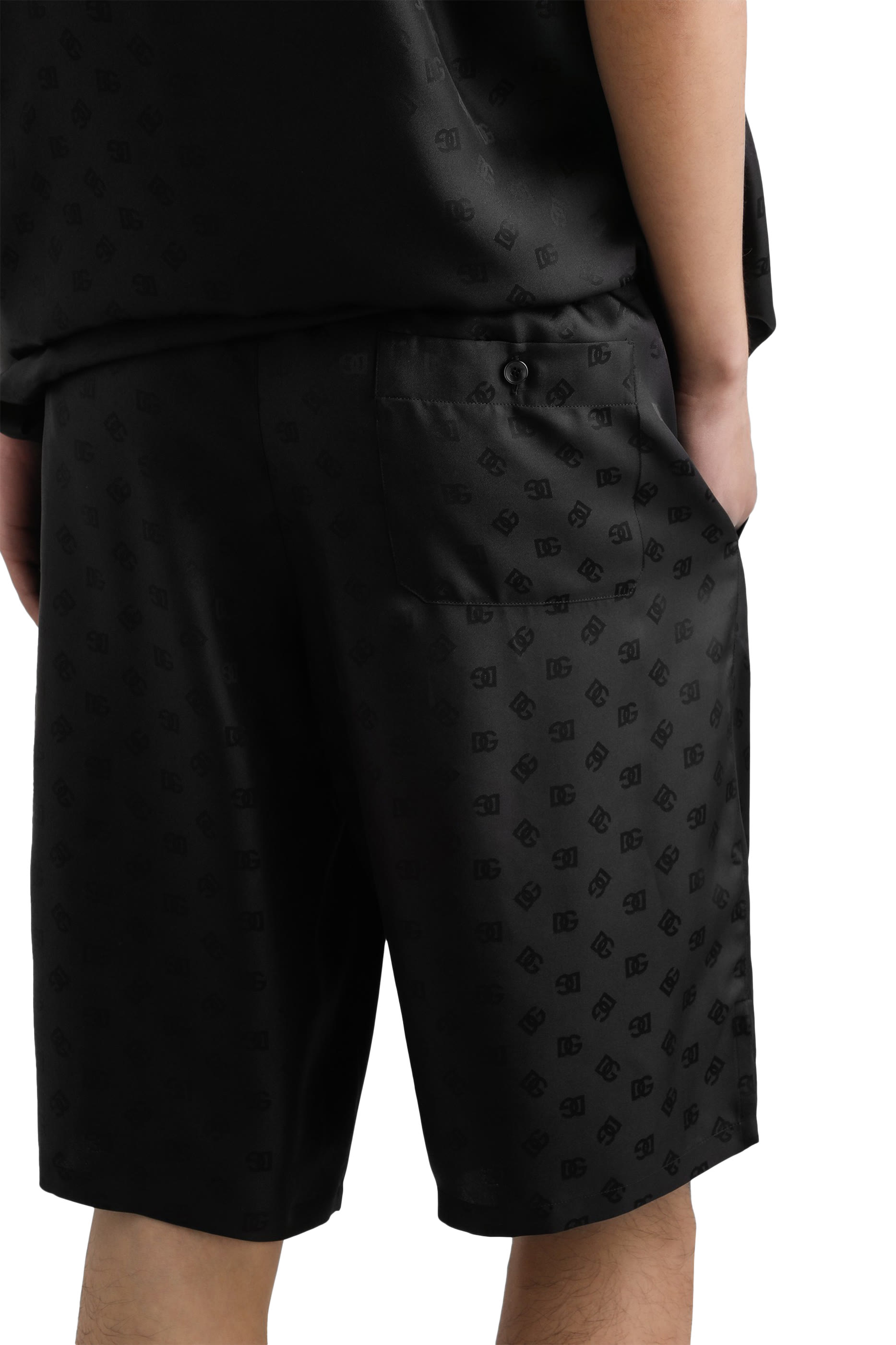 شورت بشعار الماركة جاكار