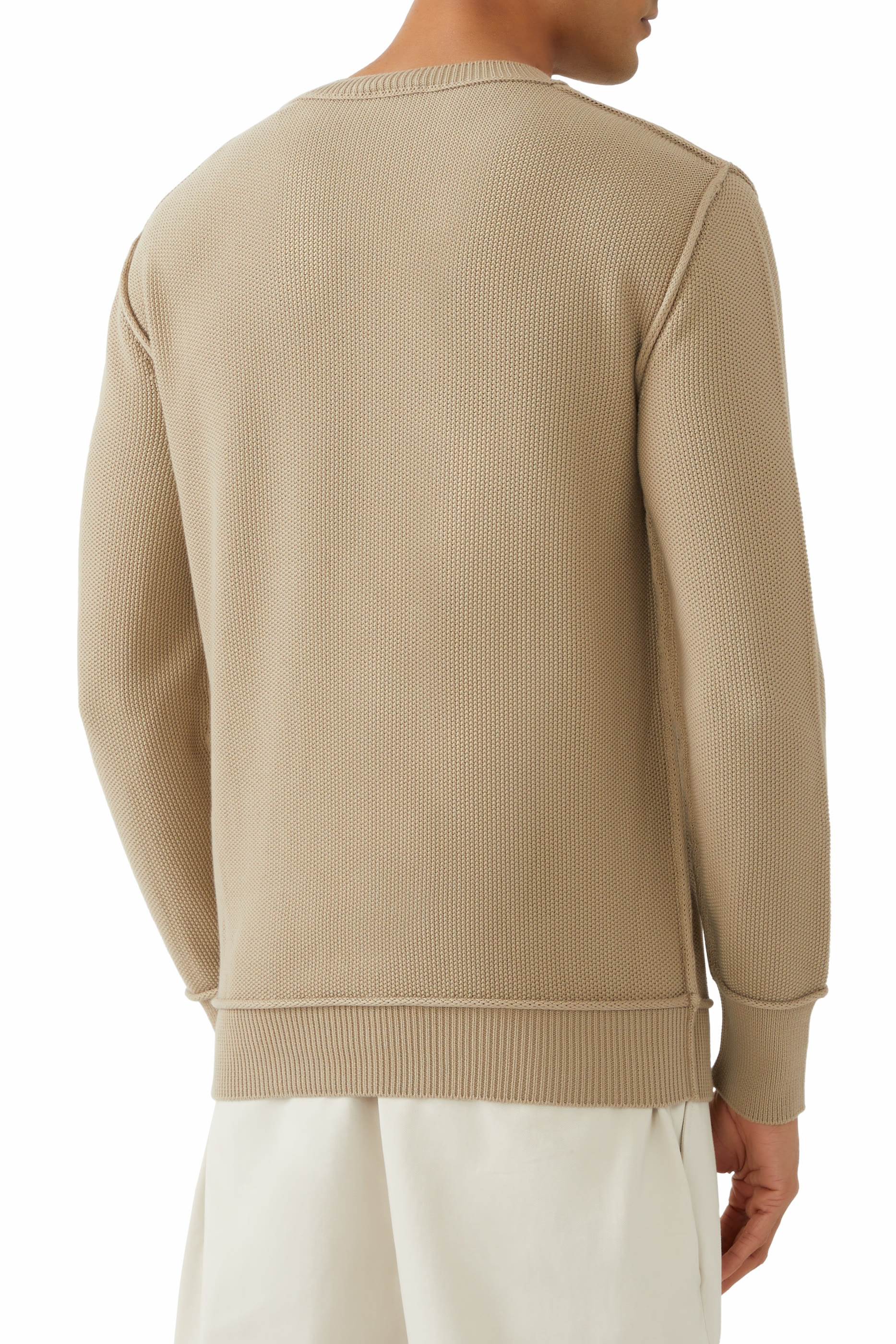 كنزرة بياقة ضيقة