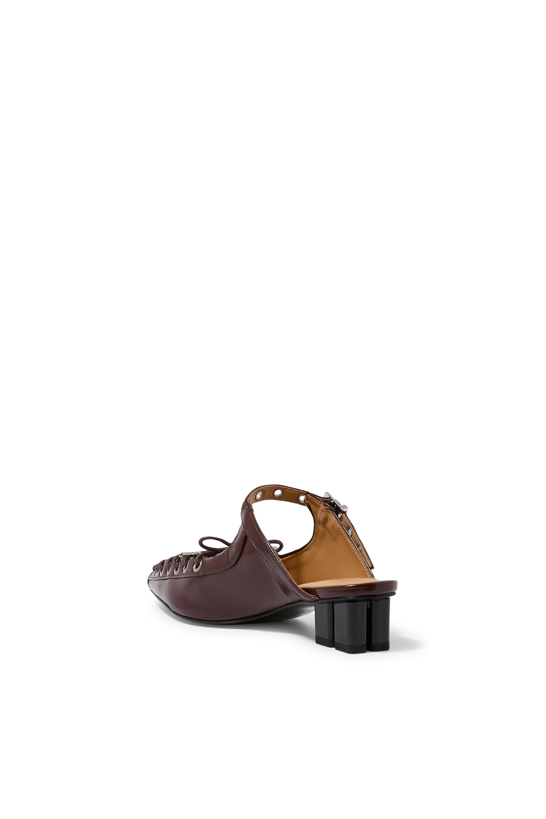 حذاء 35 مفتوح من الخلف بأربطة وحلي مفرغة