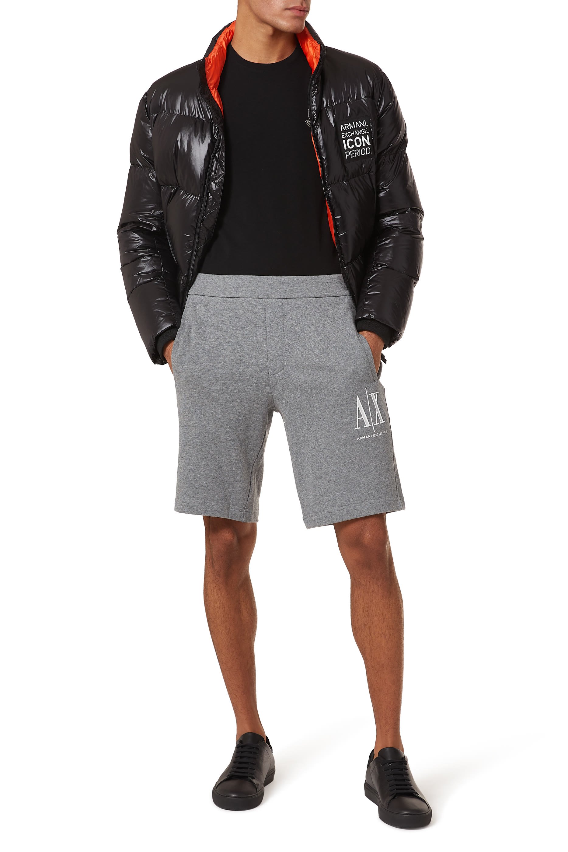 شورت قطن بتطريز شعار الماركة