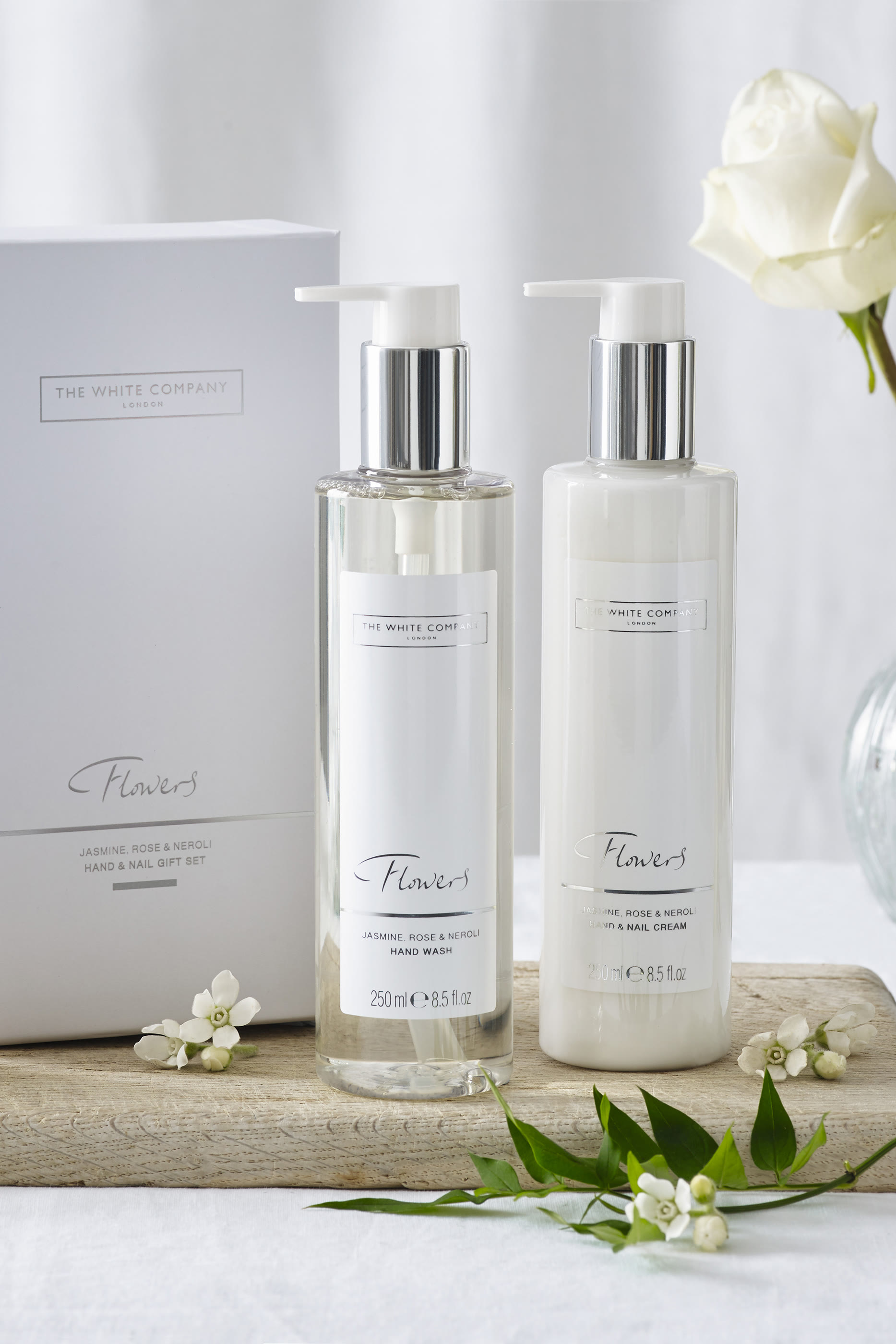 مجموعة هدايا فلاورز لليدين والأظافر