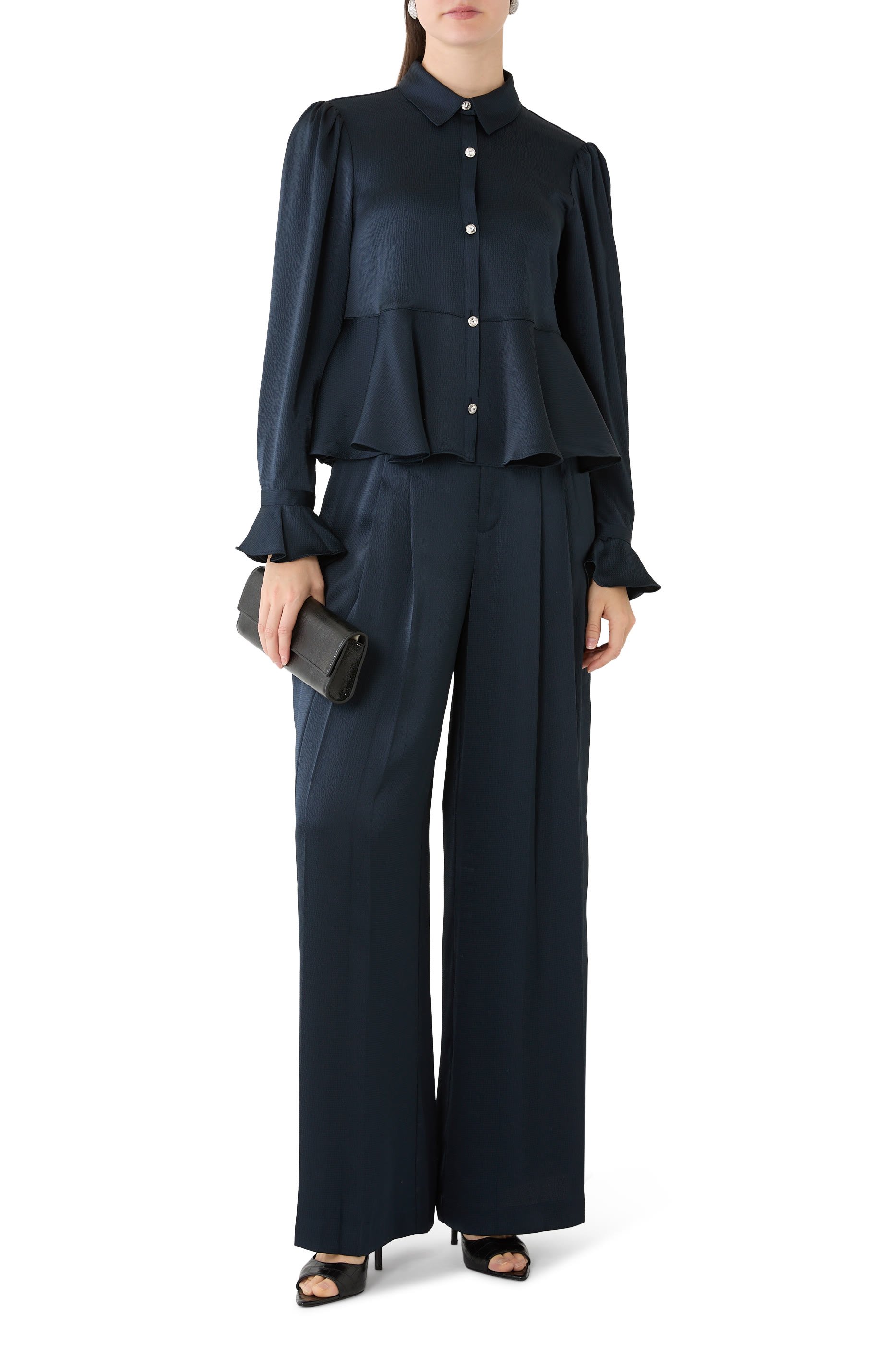 بلوزة إيزور