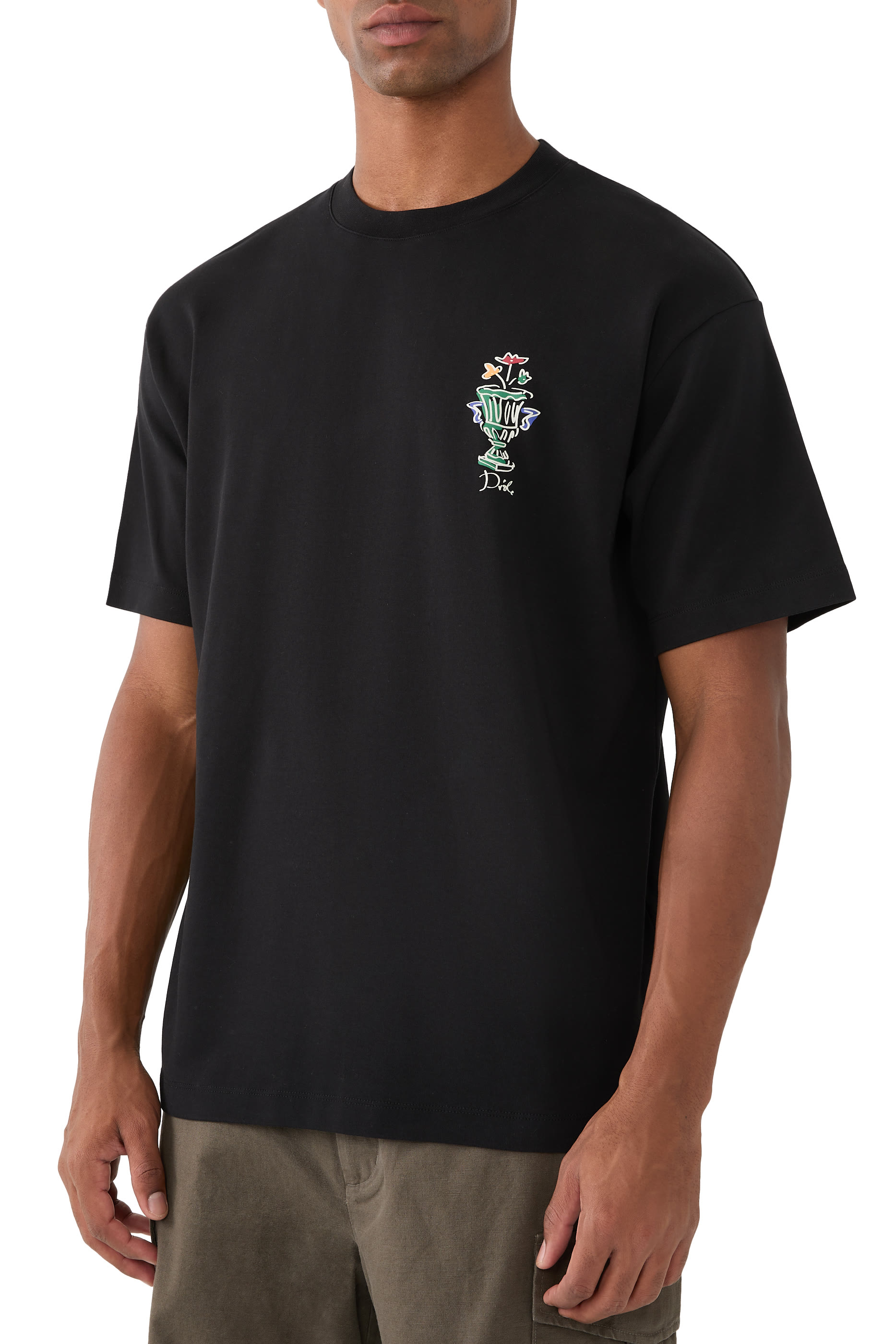 تيشيرت بطبعة مزهرية