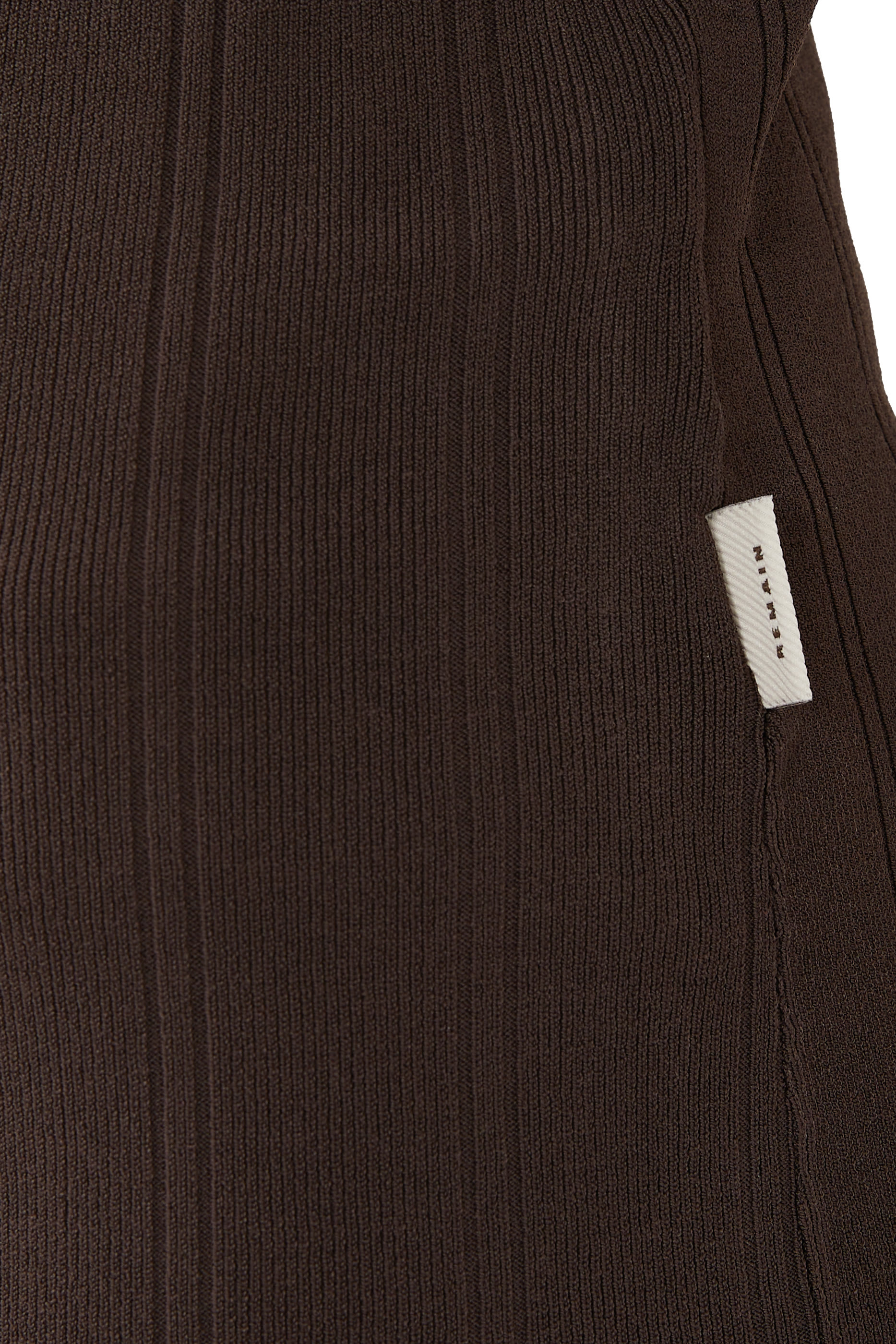 بلوزة بأكمام قصيرة