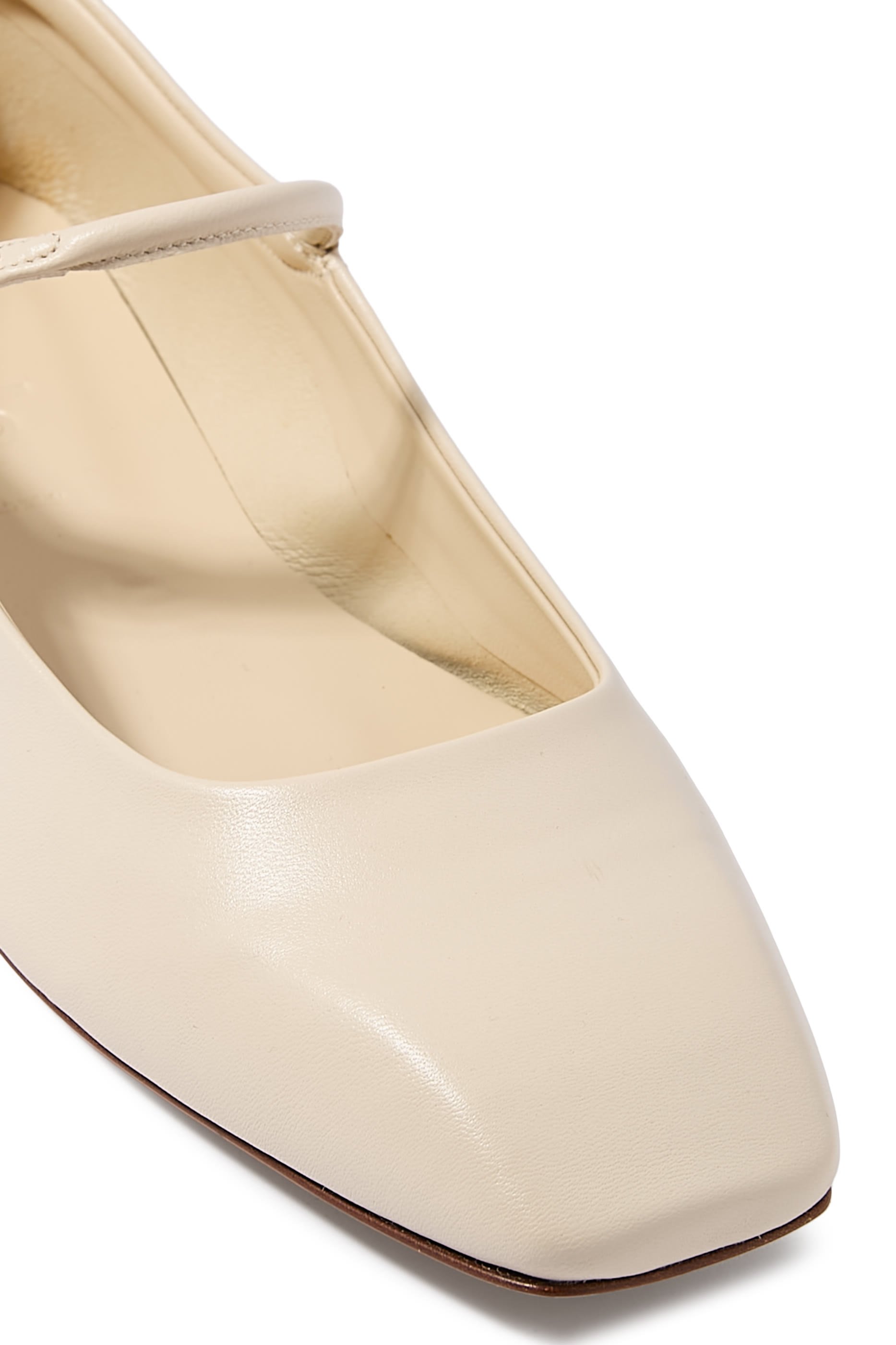 حذاء بالرينا أوما جلد