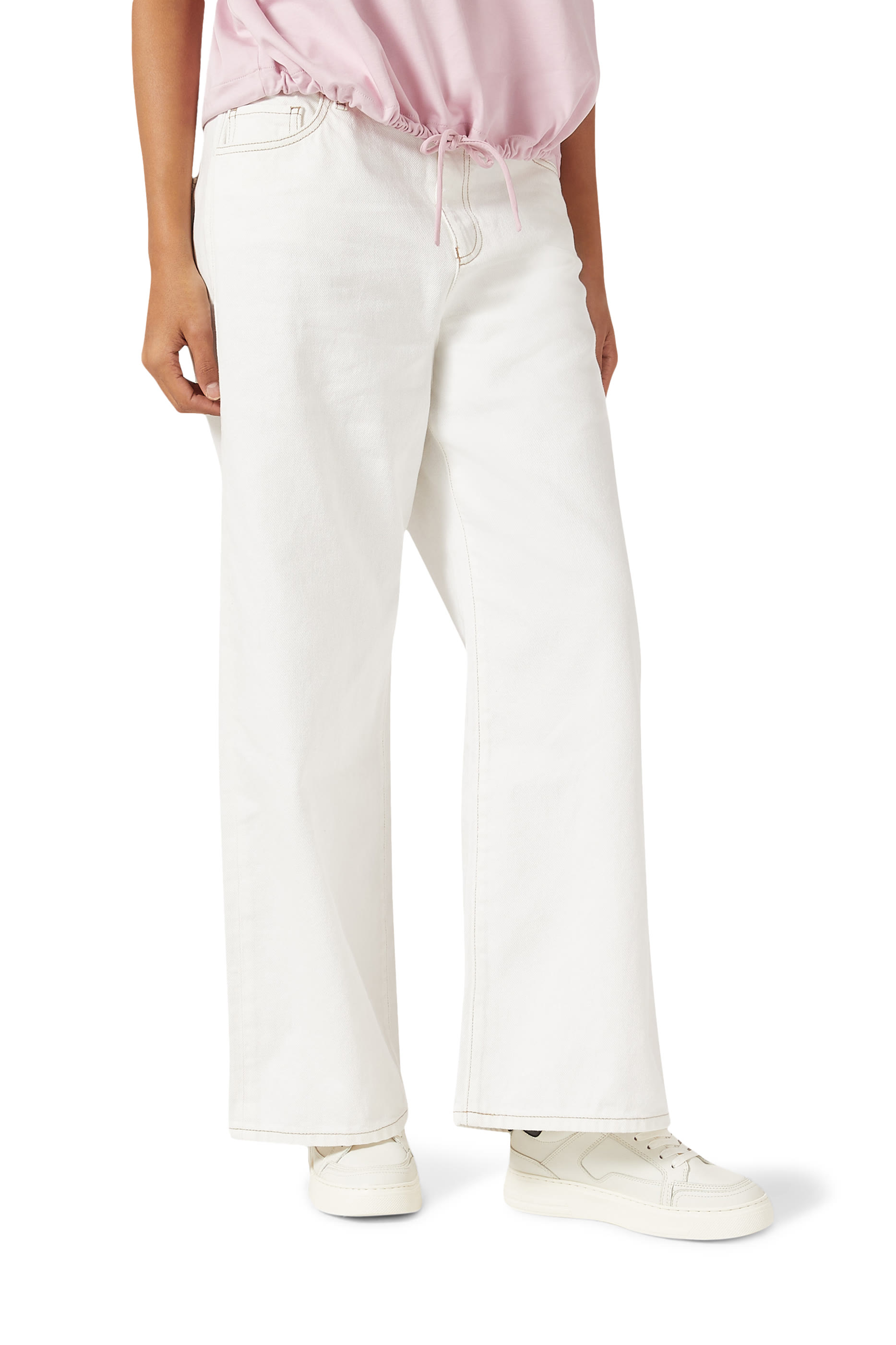 سنيكرز بشعار الماركة جلد