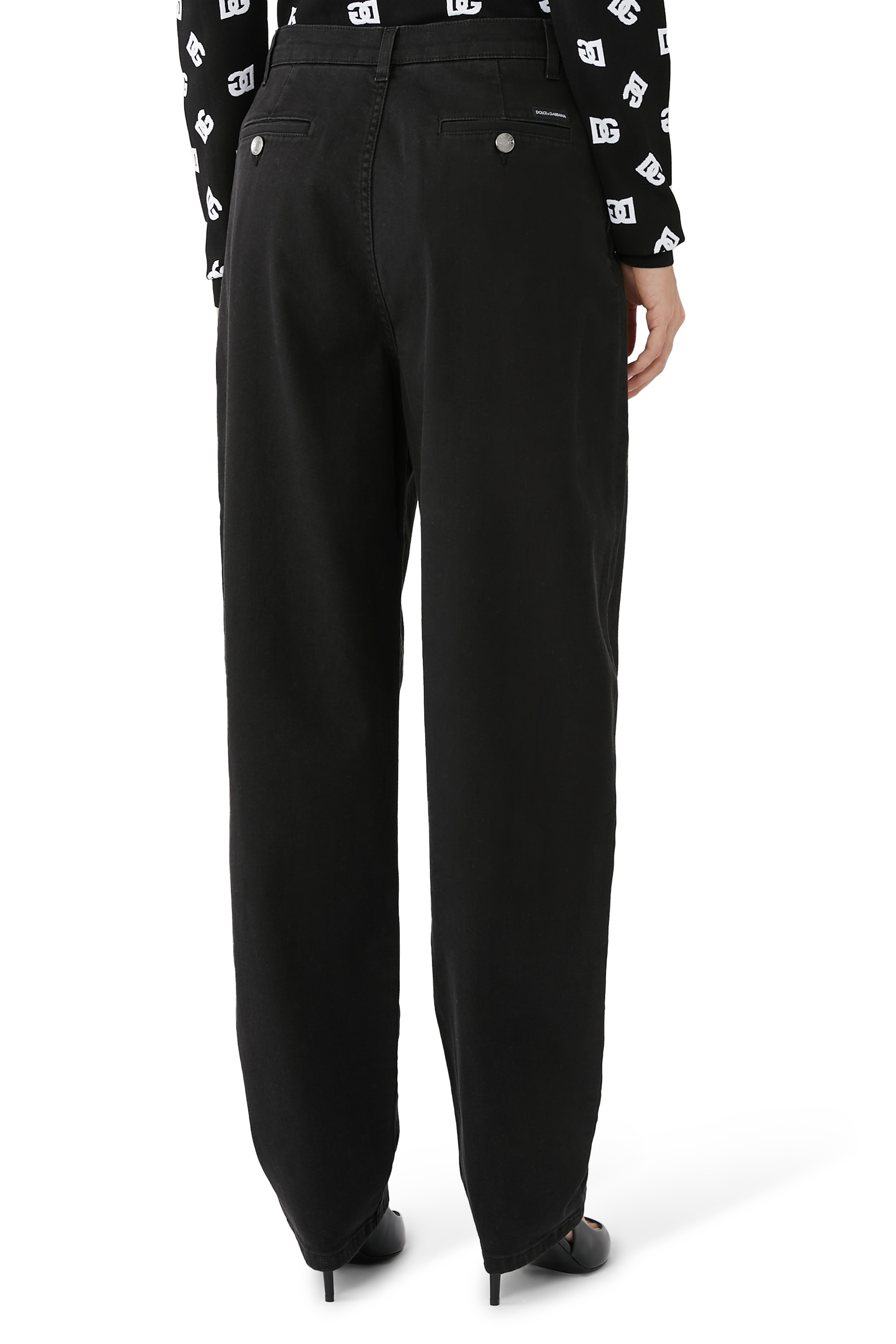 بنطال دنيم بقصة ساق مدببة