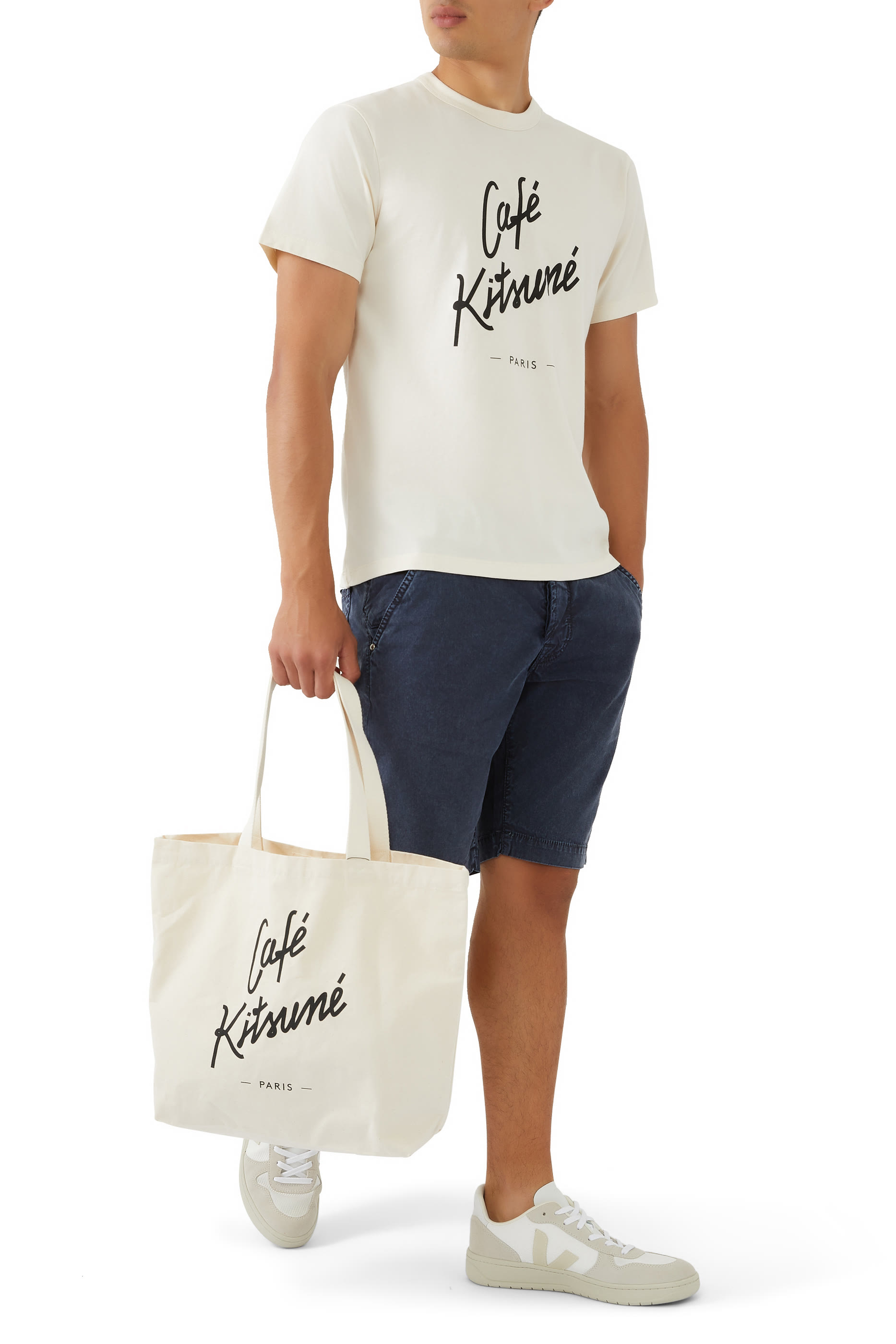 تيشيرت كلاسيكي بشعار الماركة