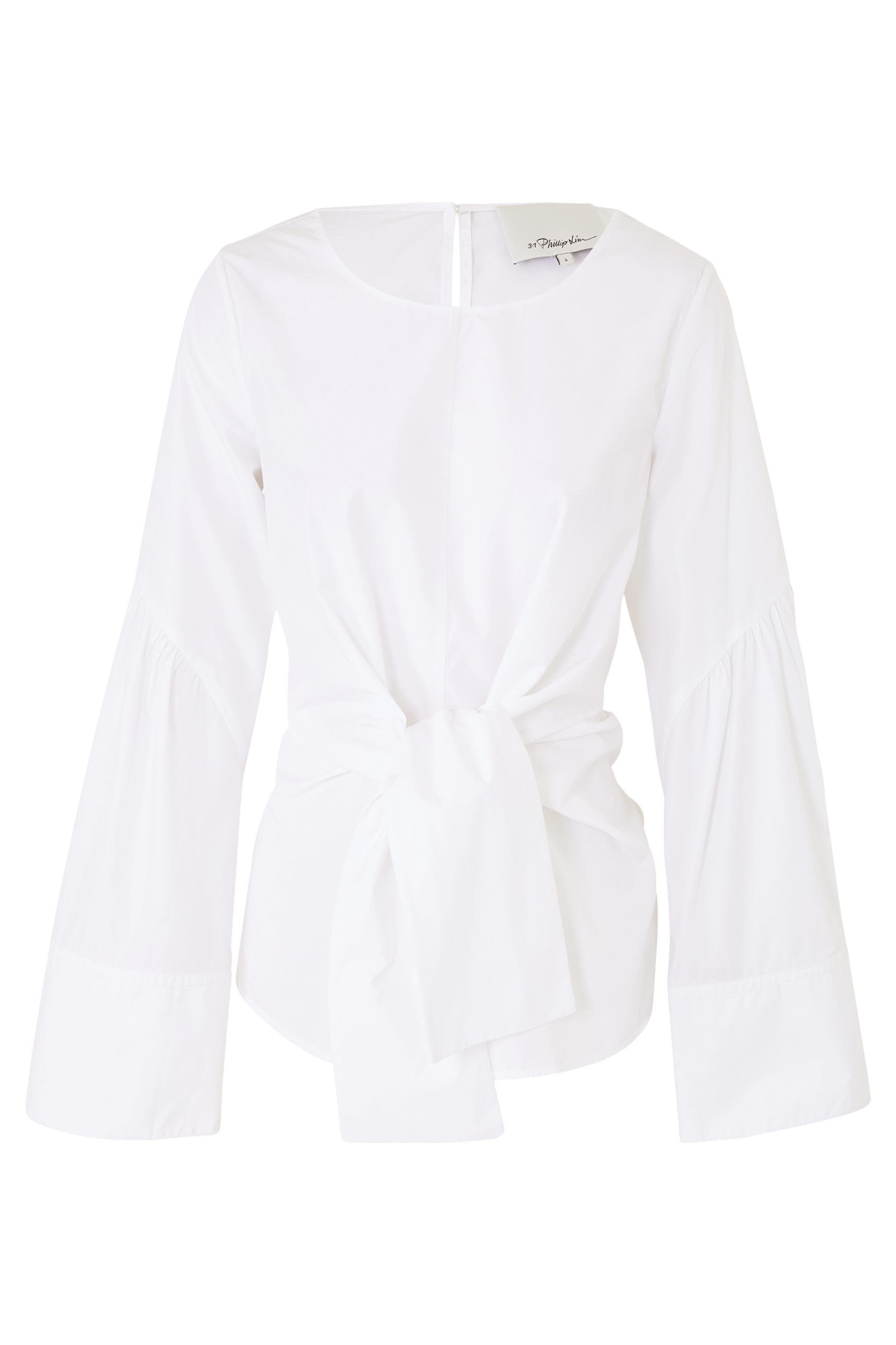 بلوزة برباط في الأمام